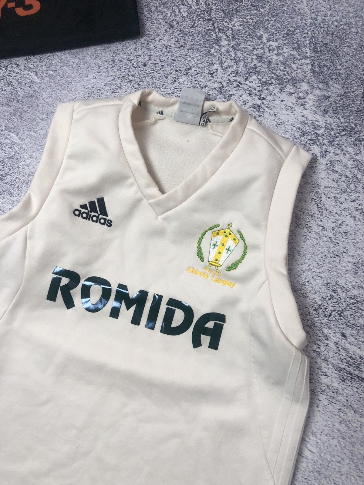 Vintage Vintage soccer men’s adidas 2015 y2k size S casual ykk Size US S / EU 44-46 / 1 - 3 Thumbnail