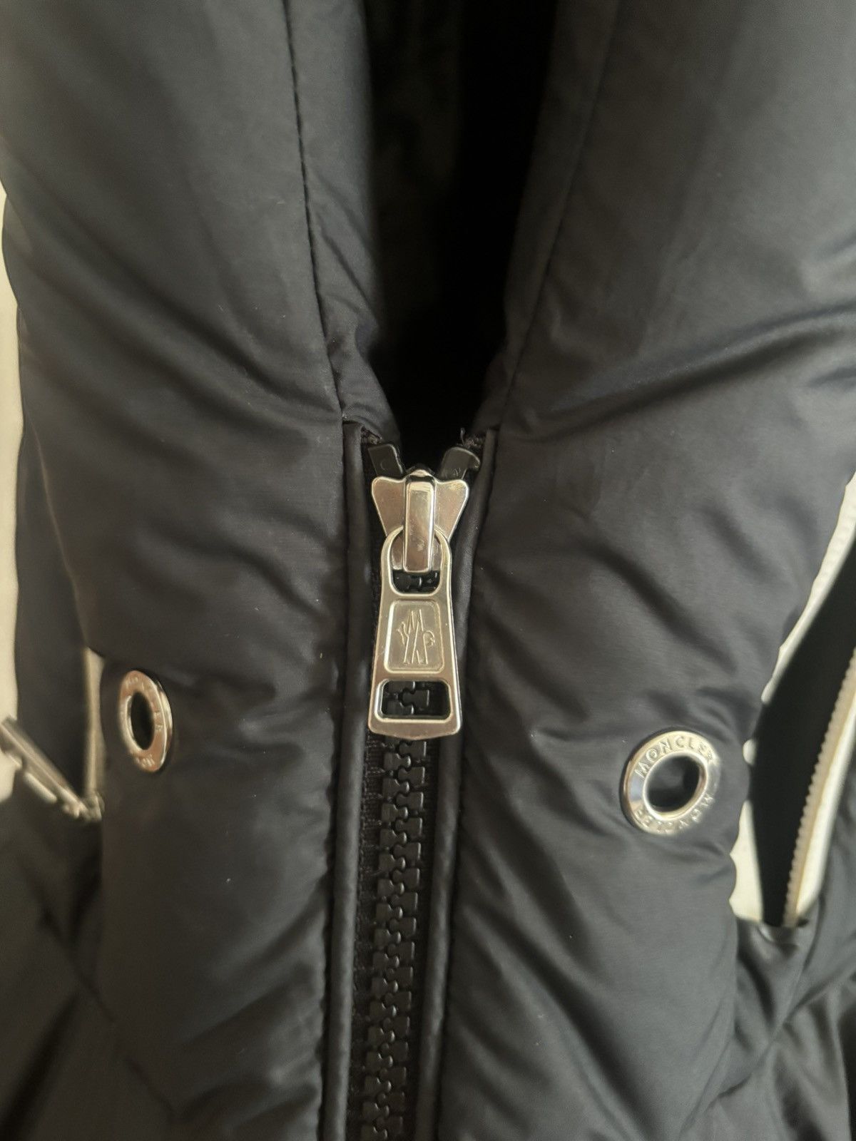 Moncler CARDAMINE HOODED DOWN VEST Size US M / EU 48-50 / 2 - 4 Thumbnail