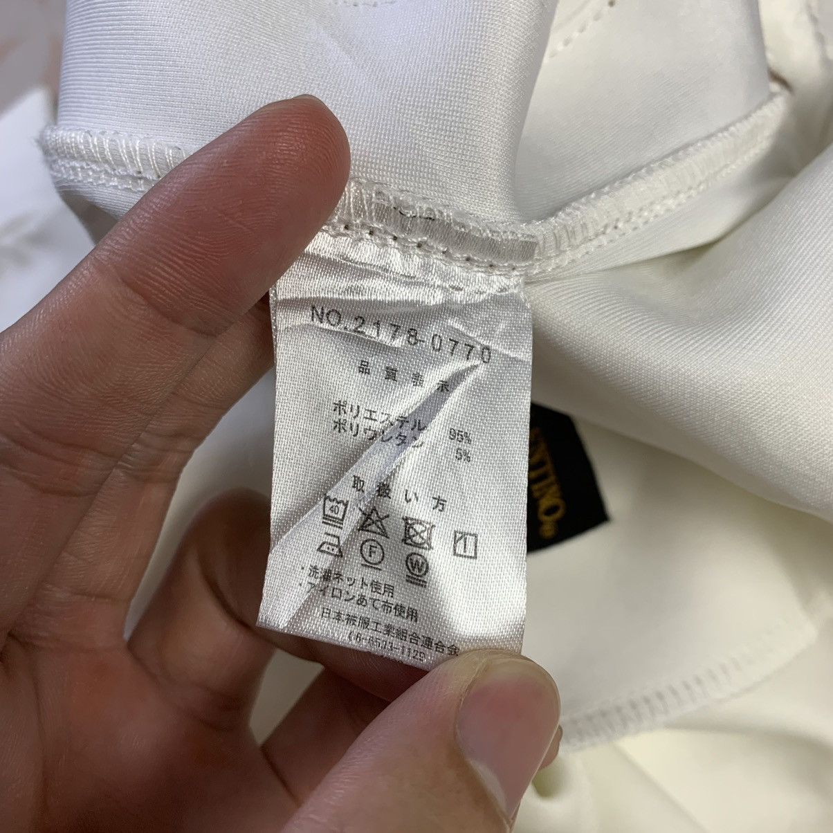Gianni Valentino Vintage Gianni Valentino Joggers Pants Side Tape Size US 30 / EU 46 - 11 Thumbnail