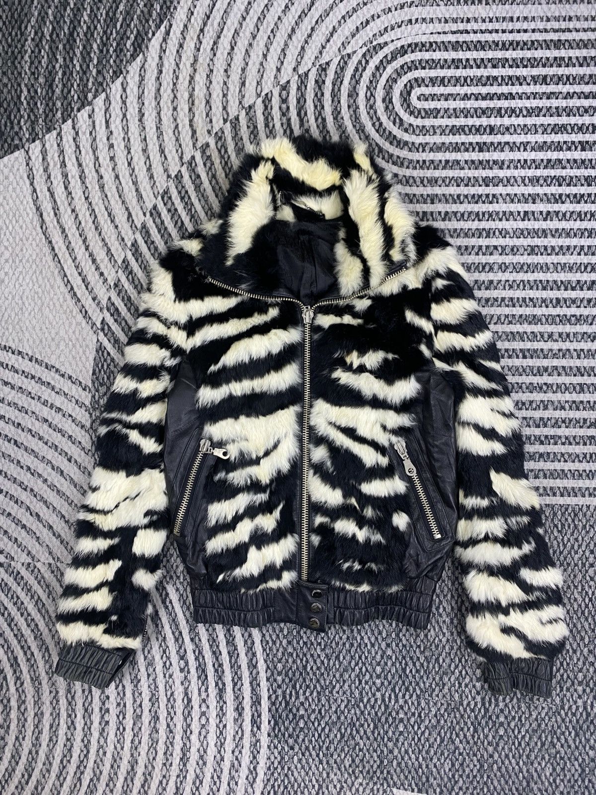 Japanese Brand Vintage Japanese Fashion Zebra Faux Fur Biker Cropped Jacket Size S / US 4 / IT 40 - 1 Thumbnail