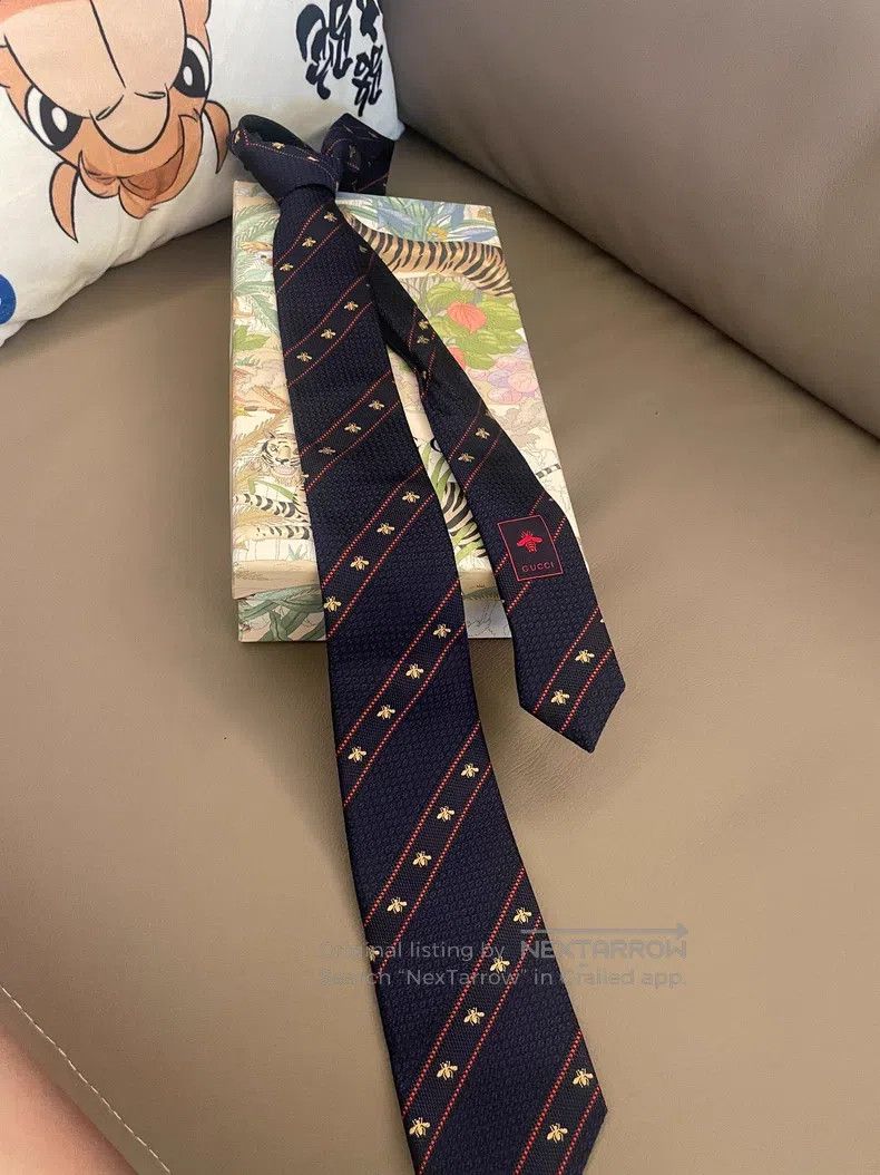 Gucci Gucci Little Bee's tie Size ONE SIZE - 1 Thumbnail