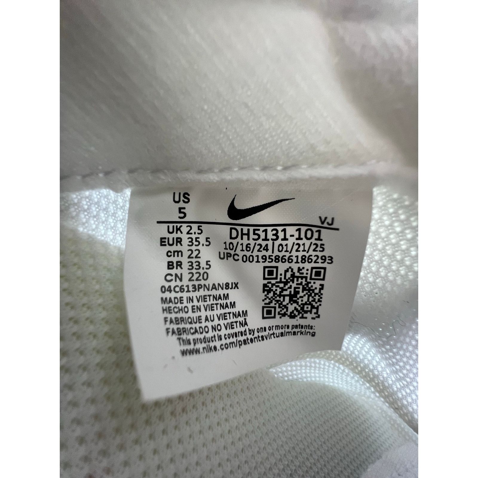 Nike Nike Air Max Dawn “White Total Orange” size 5 women’s Size US 5 / IT 35 - 6 Thumbnail