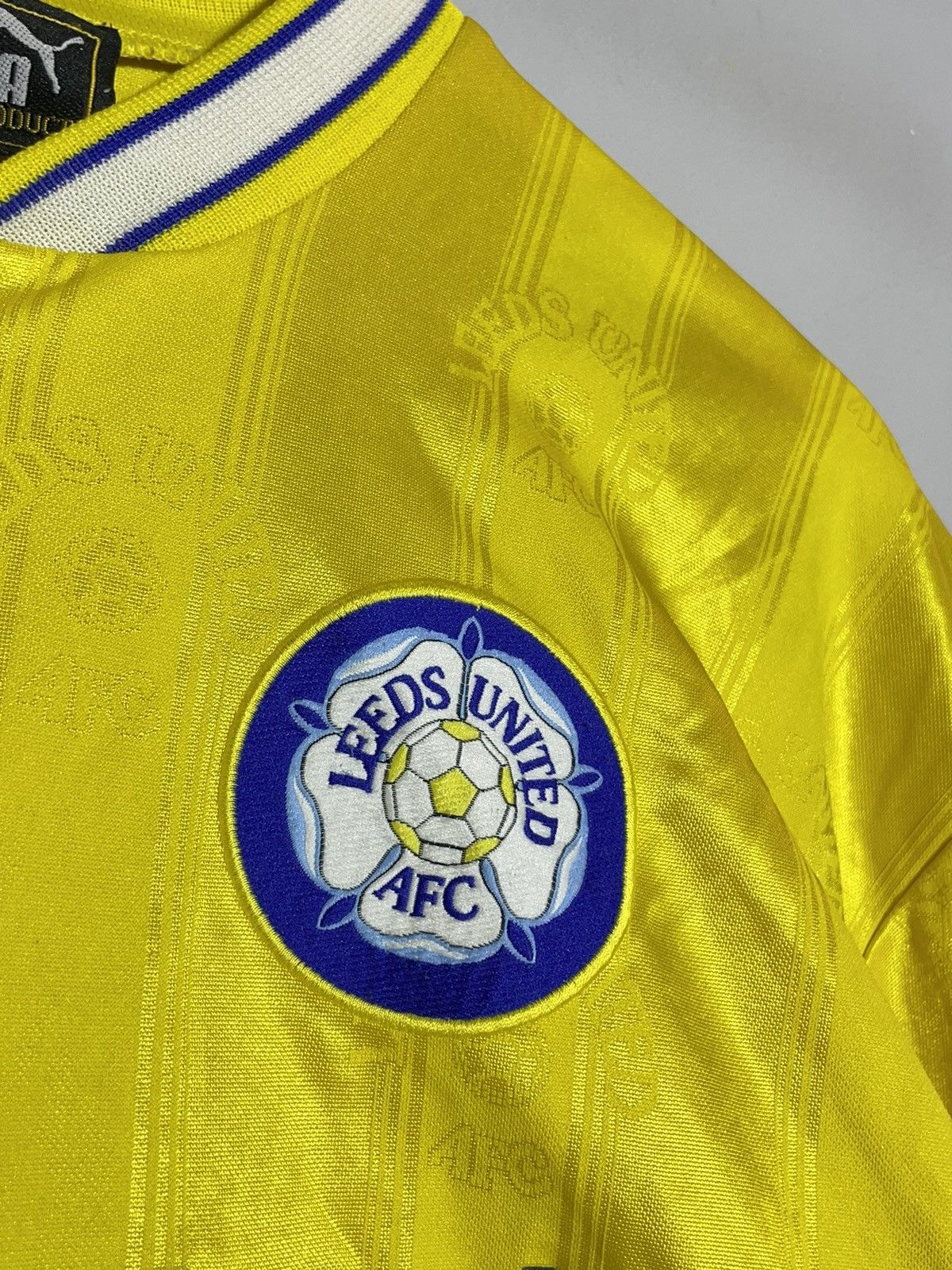 Puma × Vintage Leeds United Puma 1996/97 Away Vintage Football Shirt Size US L / EU 52-54 / 3 - 6 Thumbnail