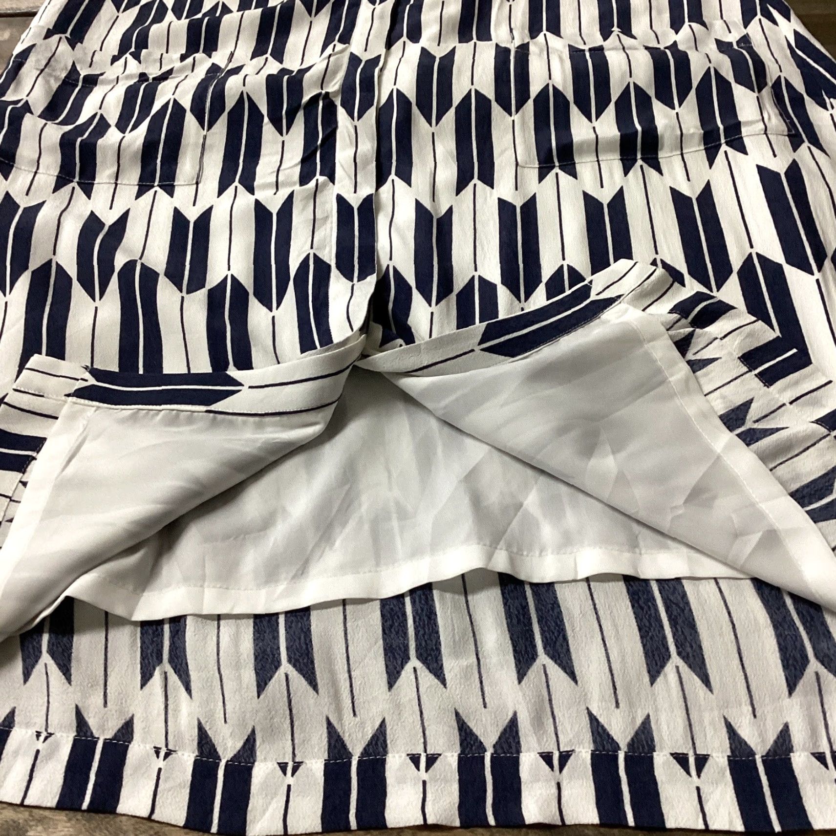 Pendleton Pendleton Dress Sz 6 White Blue Button Down Arrow Print Sleeveless Midi Pockets Size M / US 6-8 / IT 42-44 - 5 Thumbnail