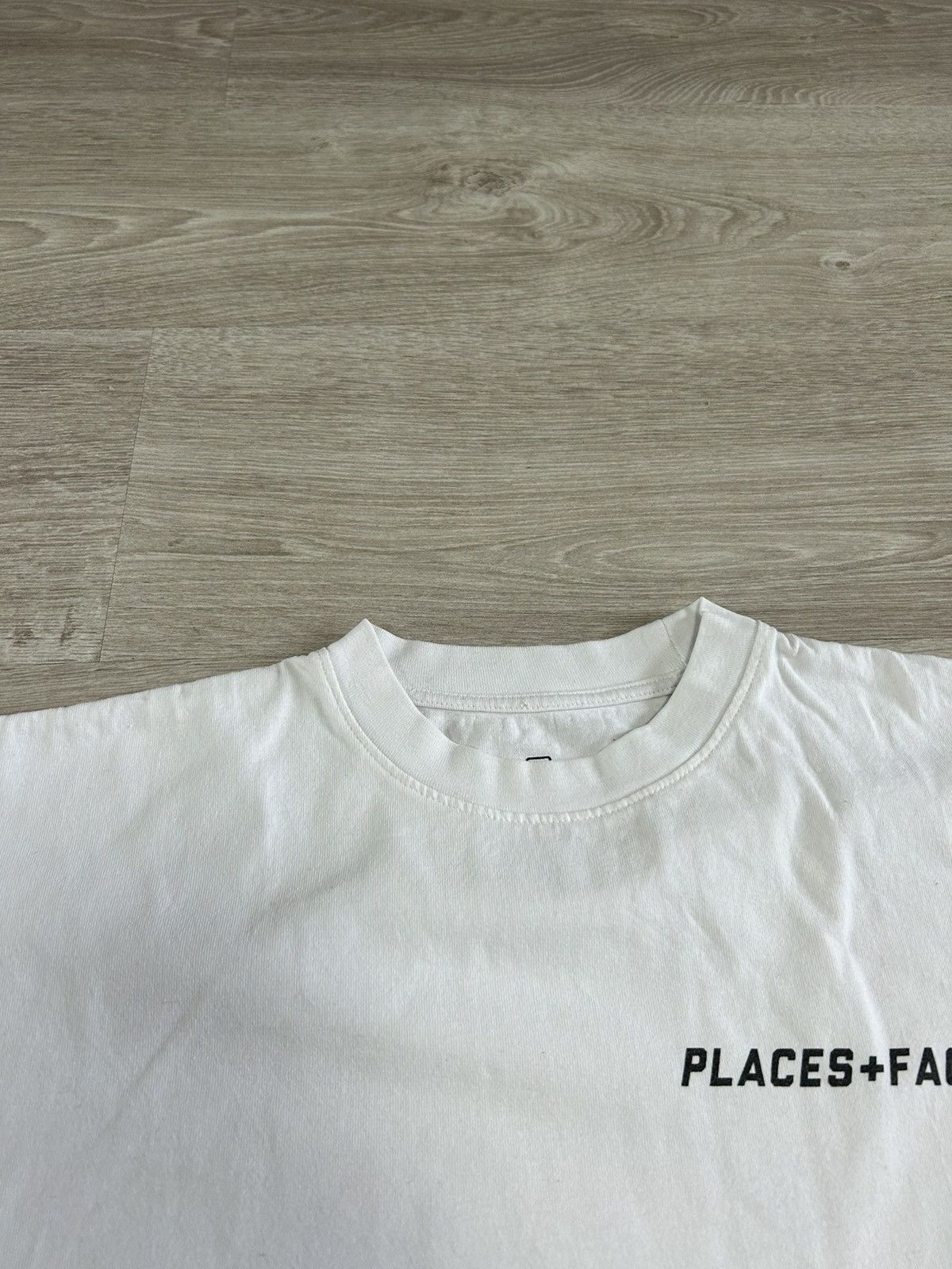 Places + Faces Places + Faces small logo T-shirt size S Size US S / EU 44-46 / 1 - 3 Thumbnail