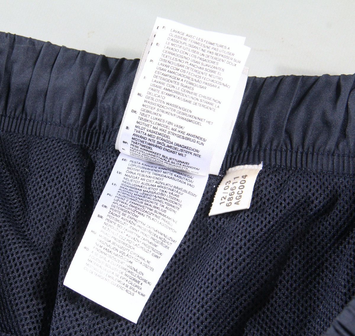 Adidas Adidas 2003 Vintage Nylon Sweat Pants Joggers Soccer Run M Size US 32 / EU 48 - 9 Thumbnail