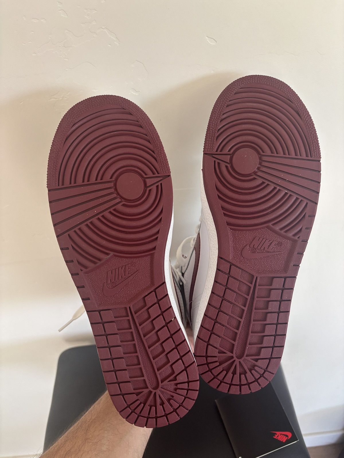 Other Jordan 1 High 85 Metallic Burgundy Size US 9 / EU 42 - 7 Thumbnail