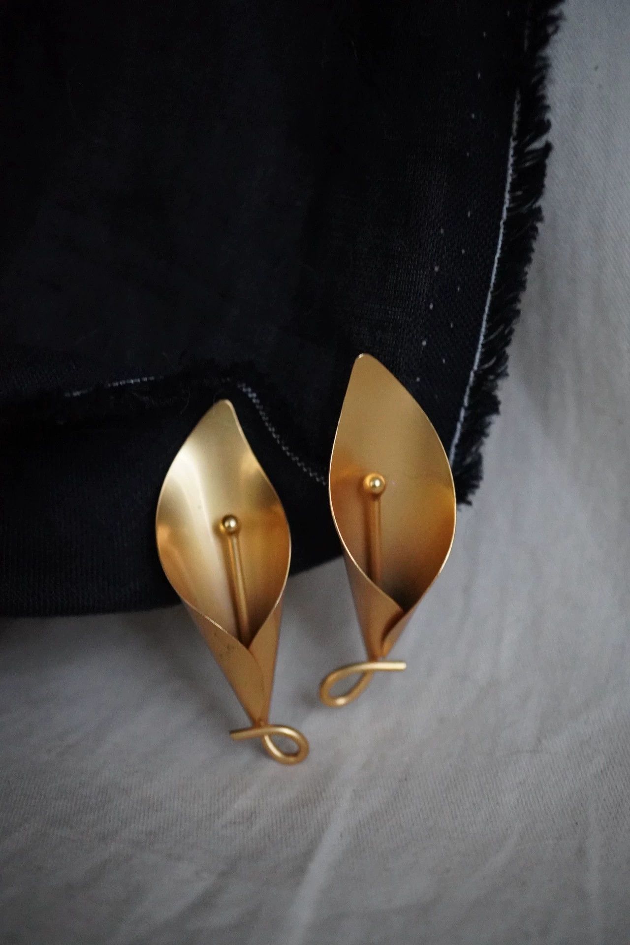 Kenzo Kenzo 1980s Rare Calla Lily Earclips Size ONE SIZE - 7 Thumbnail