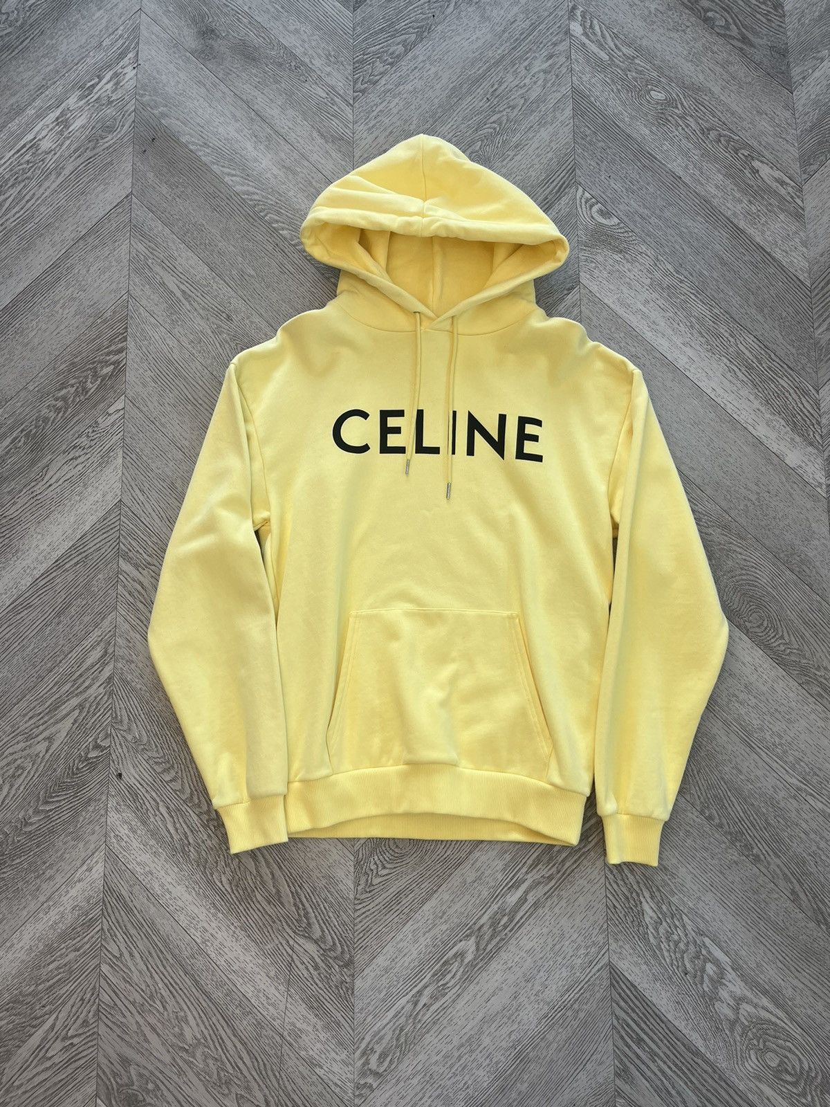 CELINE イエローフーディ