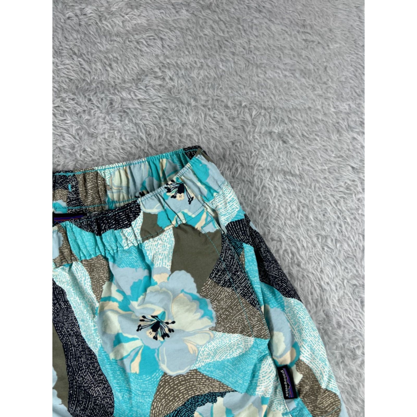 Patagonia Patagonia Shorts Women XS Teal Green Floral Hibiscus Baggies Gym Run Activewear Casual Travel Workwear Pockets Logo Front Flat Front Size 26" / US 2 / IT 38 - 5 Thumbnail