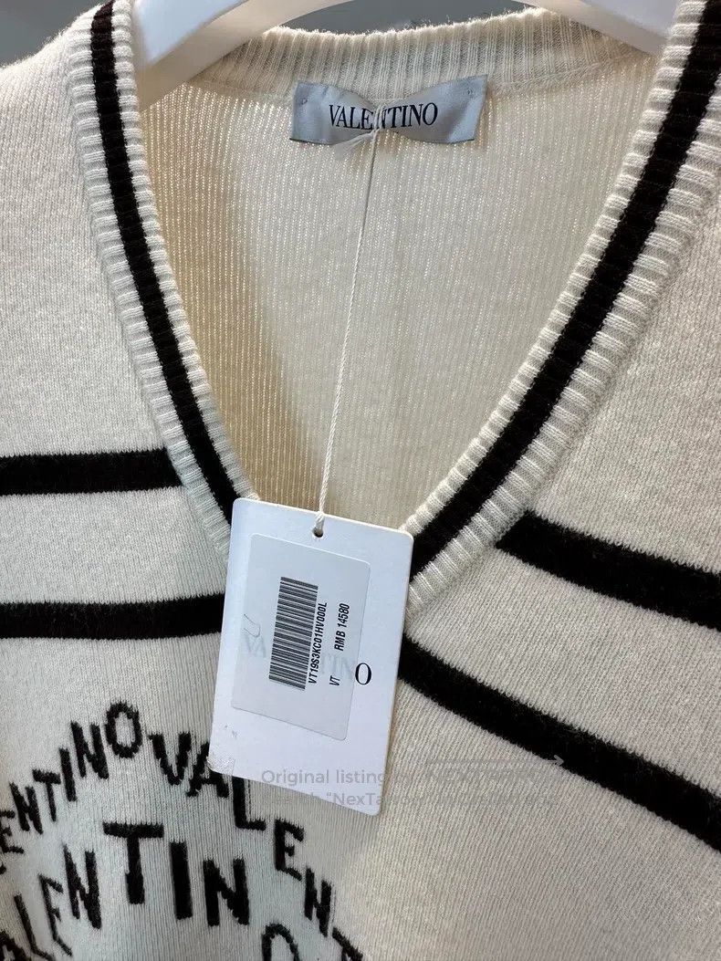 Valentino Valentino Letter logo print V-neck sweater Size L / US 10 / IT 46 - 2 Thumbnail
