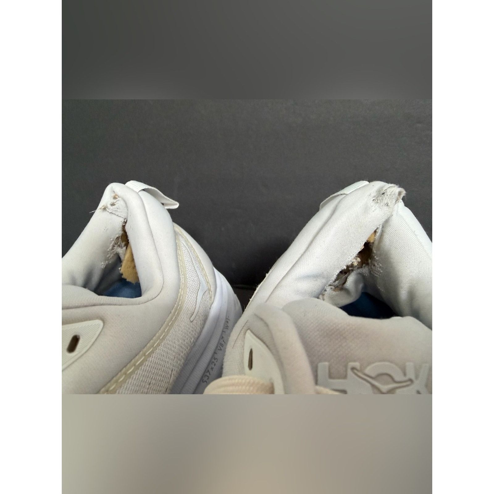 Hoka Hoka Bondi 8 Men's Size 10 D White Athletic Running Shoes Size US 10 / EU 43 - 11 Thumbnail