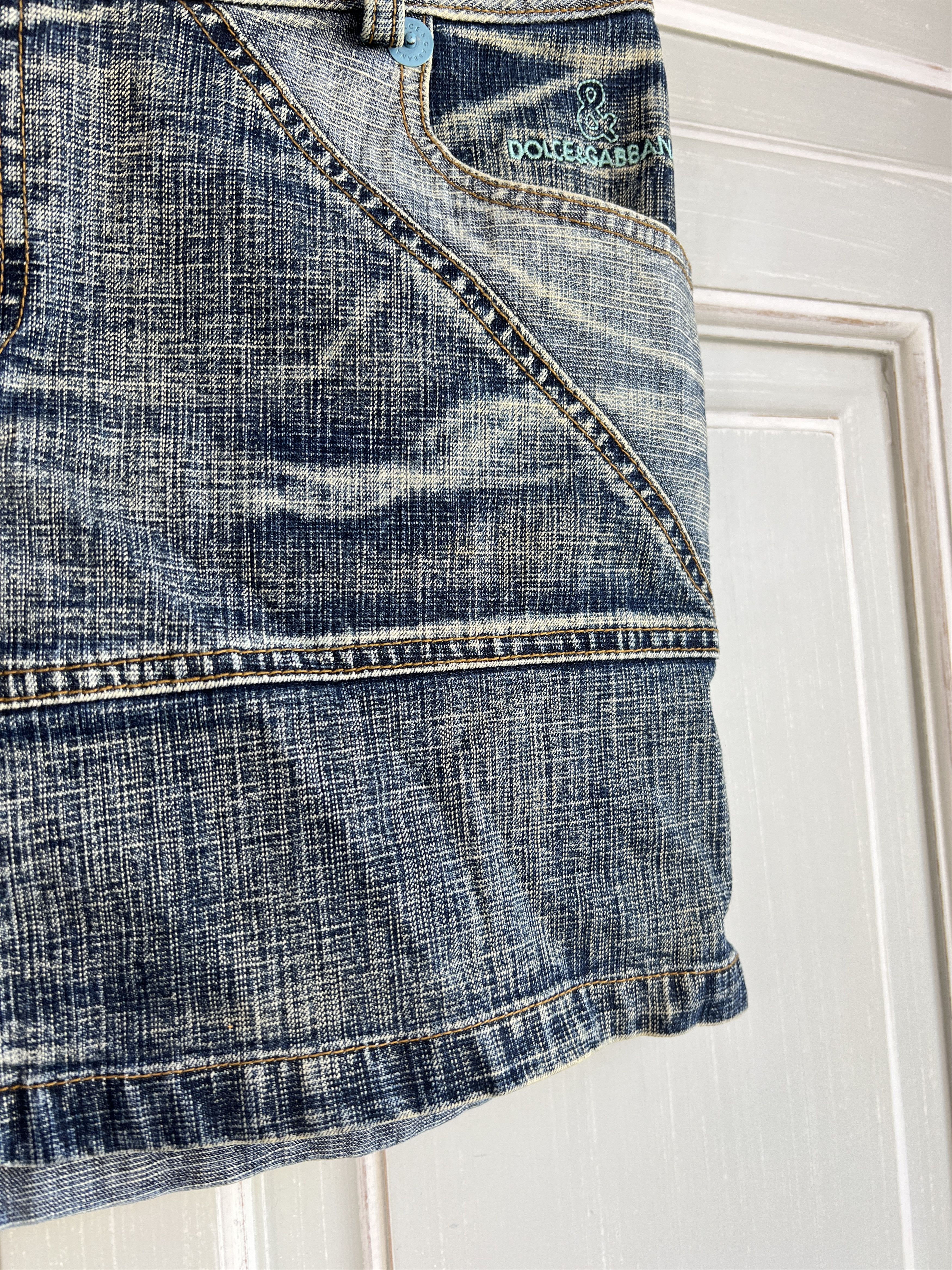 Dolce & Gabbana RARE DOLCE GABBANA LOGO DENIM DISTRESSED Y2K SKIRT Size 32" / US 10 / IT 46 - 3 Thumbnail