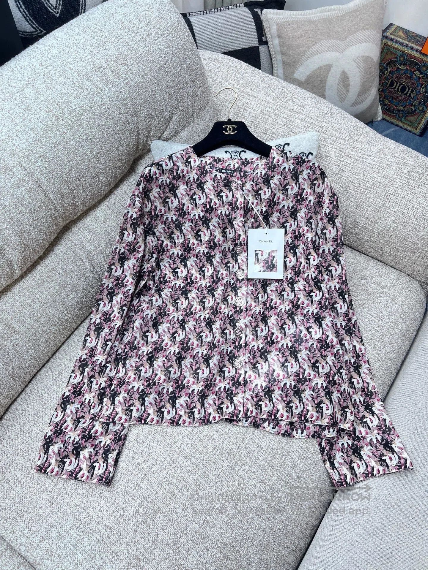 Chanel Chanel 23A Pink Floral Logo Silk Shirt. Size US S / EU 44-46 / 1 - 1 Thumbnail