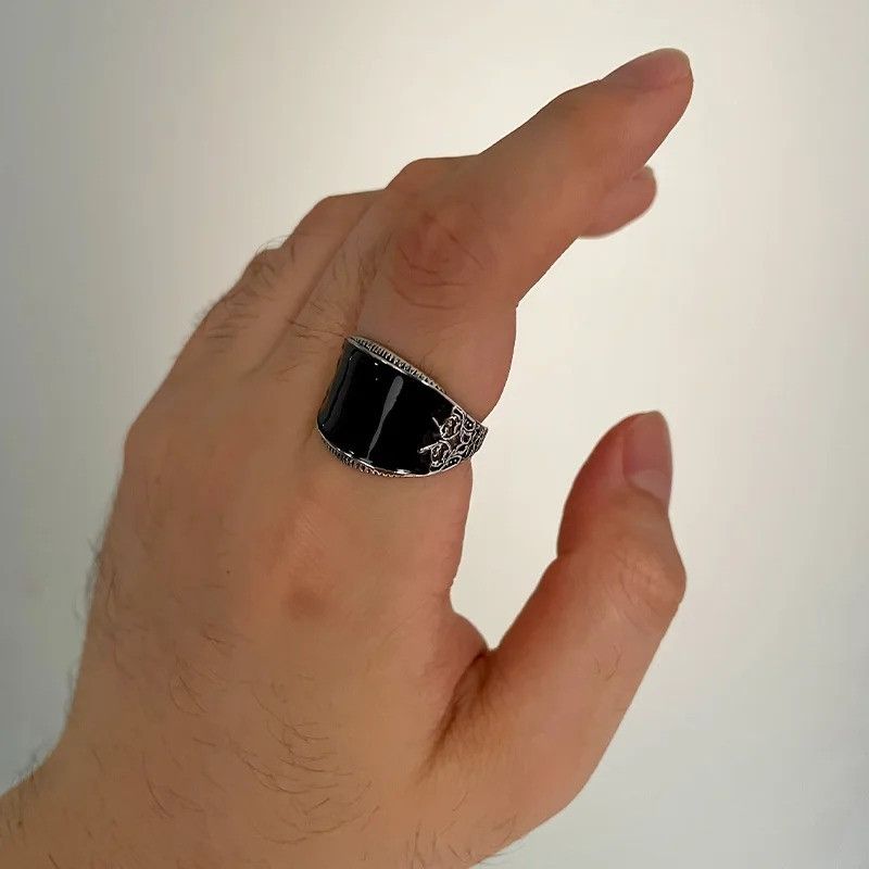 Vintage Retro Curved Black Resin Ring Size ONE SIZE - 7 Thumbnail