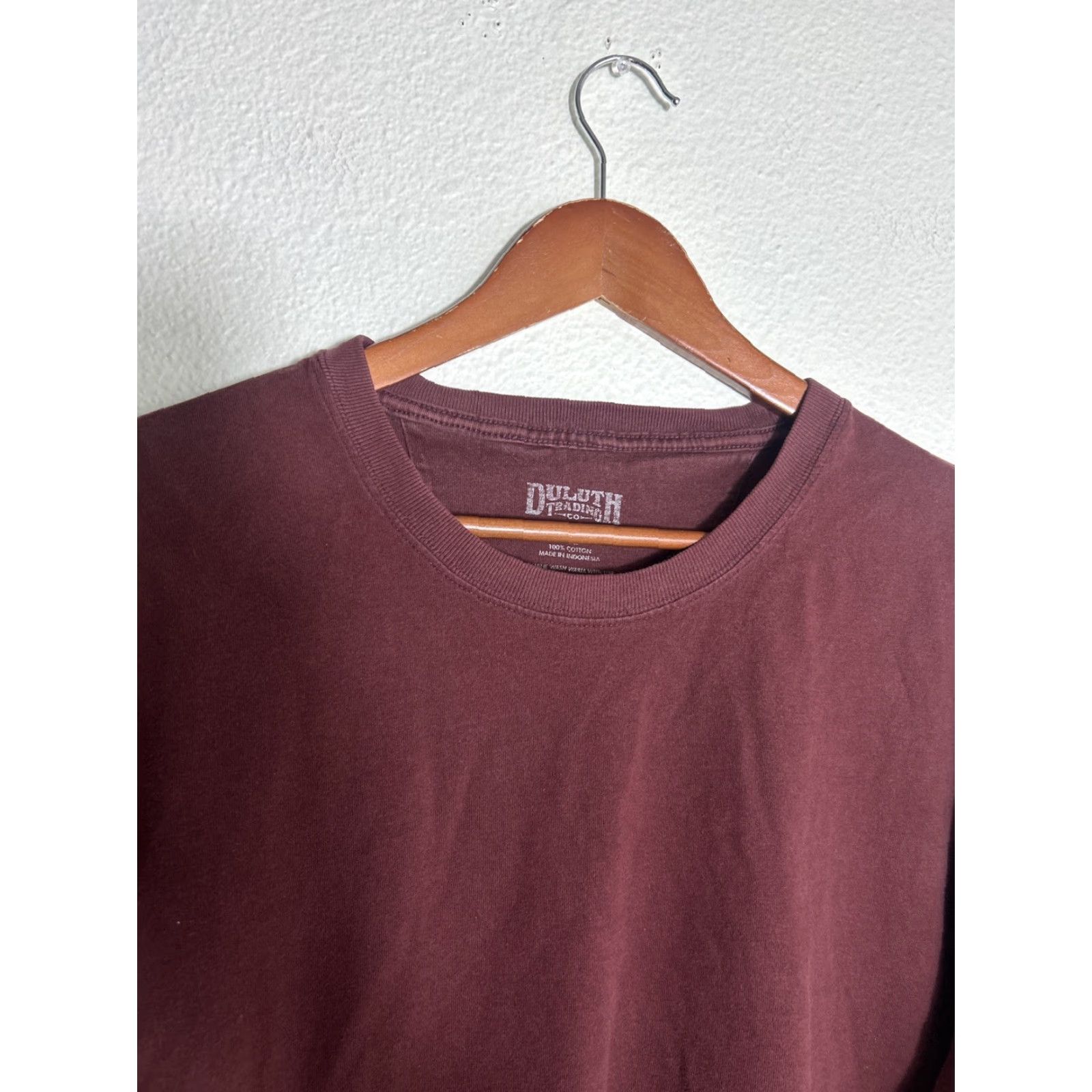 Vintage Duluth Mens XL T Shirt Long Sleeve Crew Neck Burgundy Relaxed Fit Pocket Size US XL / EU 56 / 4 - 3 Thumbnail