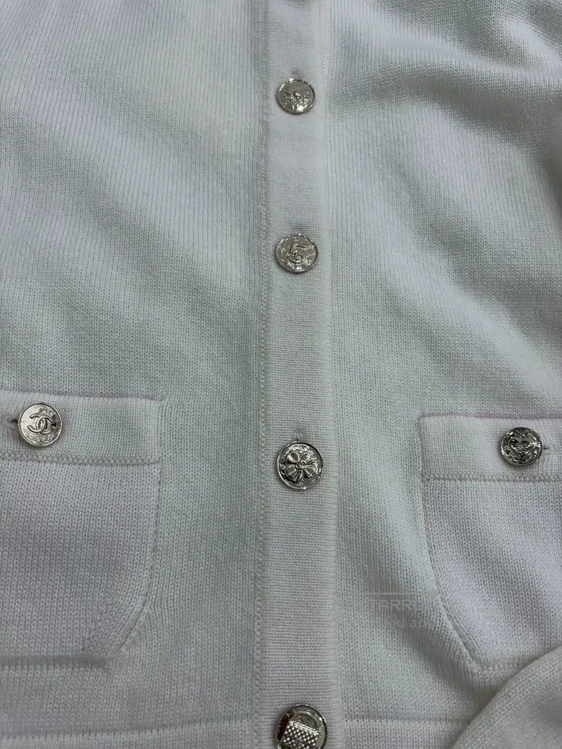 Chanel Chanel Multi-element button white knitted cardigan coat Size XS / US 0-2 / IT 36-38 - 3 Thumbnail