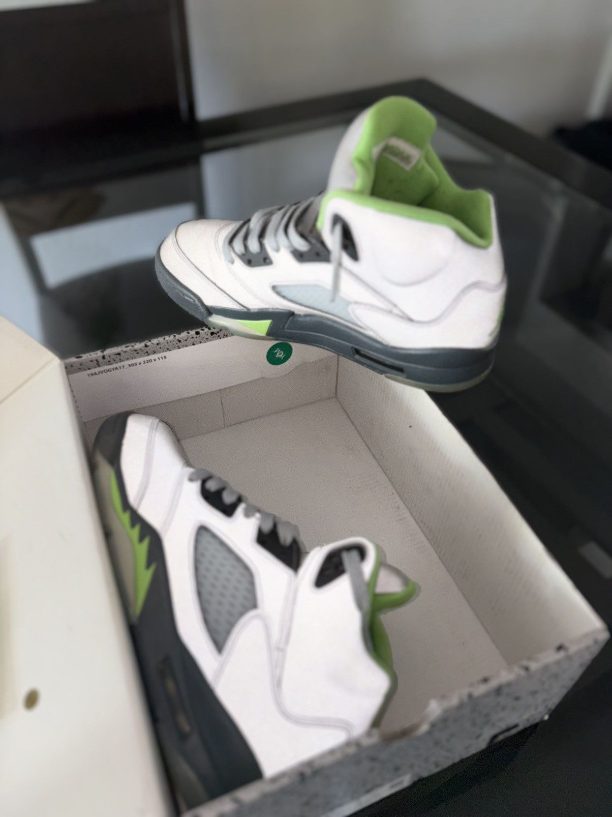 Jordan Brand × Nike Air Jordan 5 (GS) (2022) Size US 6.5 / EU 39-40 - 7 Thumbnail