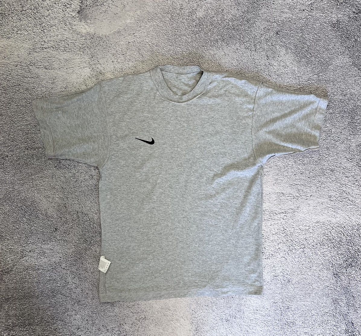 Nike Vintage Nike T-Shirt Gray M Embroidered Black Swoosh Logo Size US M / EU 48-50 / 2 - 6 Thumbnail