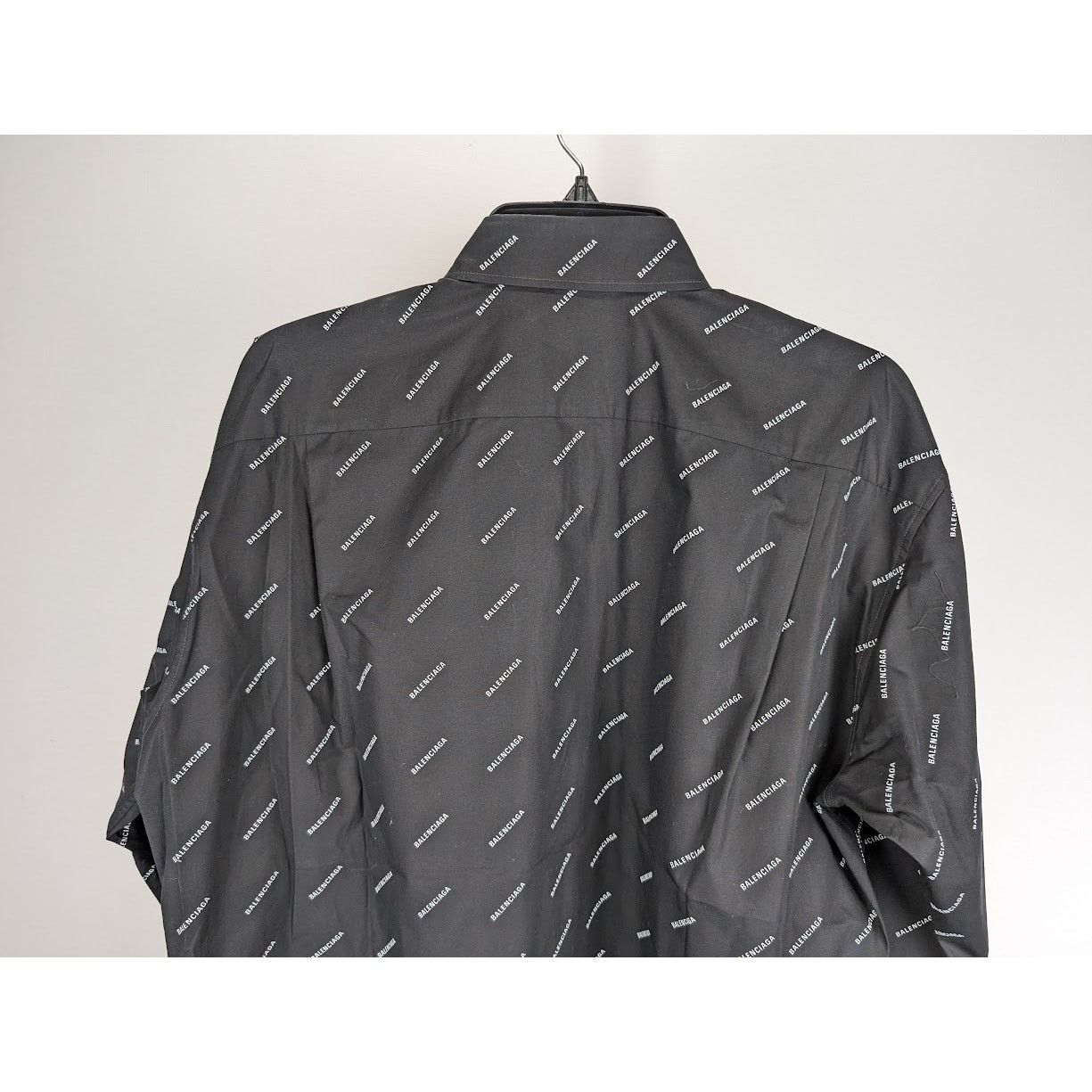Balenciaga o1rshd1 All Over Logo Print Shirt in Black Size US S / EU 44-46 / 1 - 14 Thumbnail