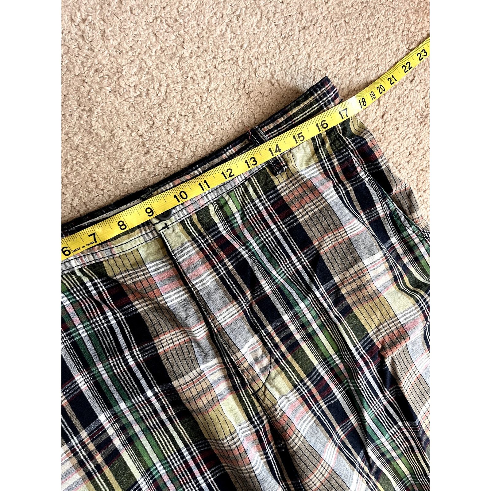 Izod Men's Flat Front Plaid Izod Shorts 34 Size US 34 / EU 50 - 3 Thumbnail