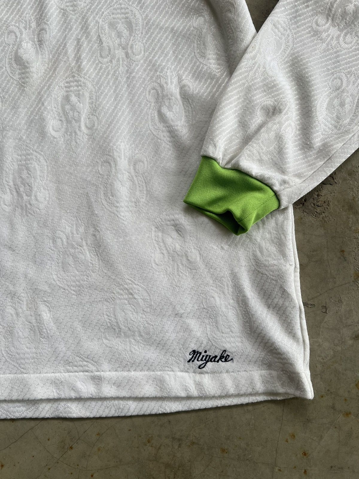 Japanese Brand 90’s Bellmare Hiratsuka Japan Vintage Jersey Size US L / EU 52-54 / 3 - 5 Thumbnail