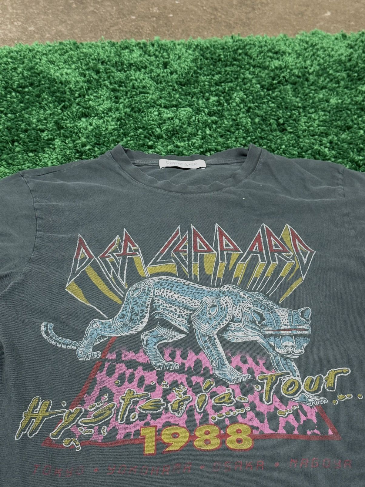 Daydreamer Daydreamer Def Leppard Tokyo Japan Tour Vintage Tee Medium Size M / US 6-8 / IT 42-44 - 2 Thumbnail