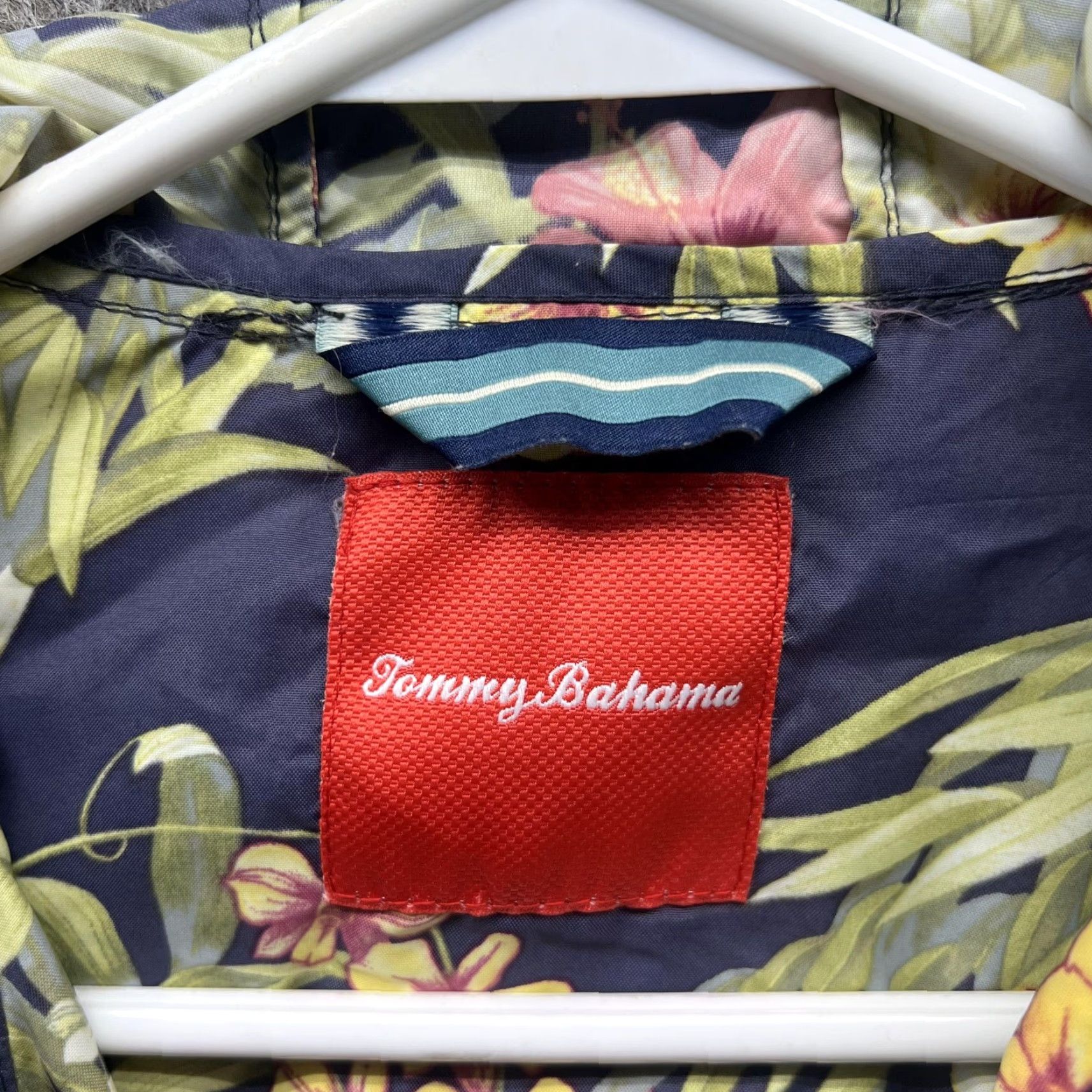 Tommy Bahama Tommy Bahama Jacket Mens Medium Navy Tropical Floral Hooded 1/4 Zip Anorak Nylon Beach Hawaiian Tropical Pockets Mens Size US M / EU 48-50 / 2 - 3 Thumbnail