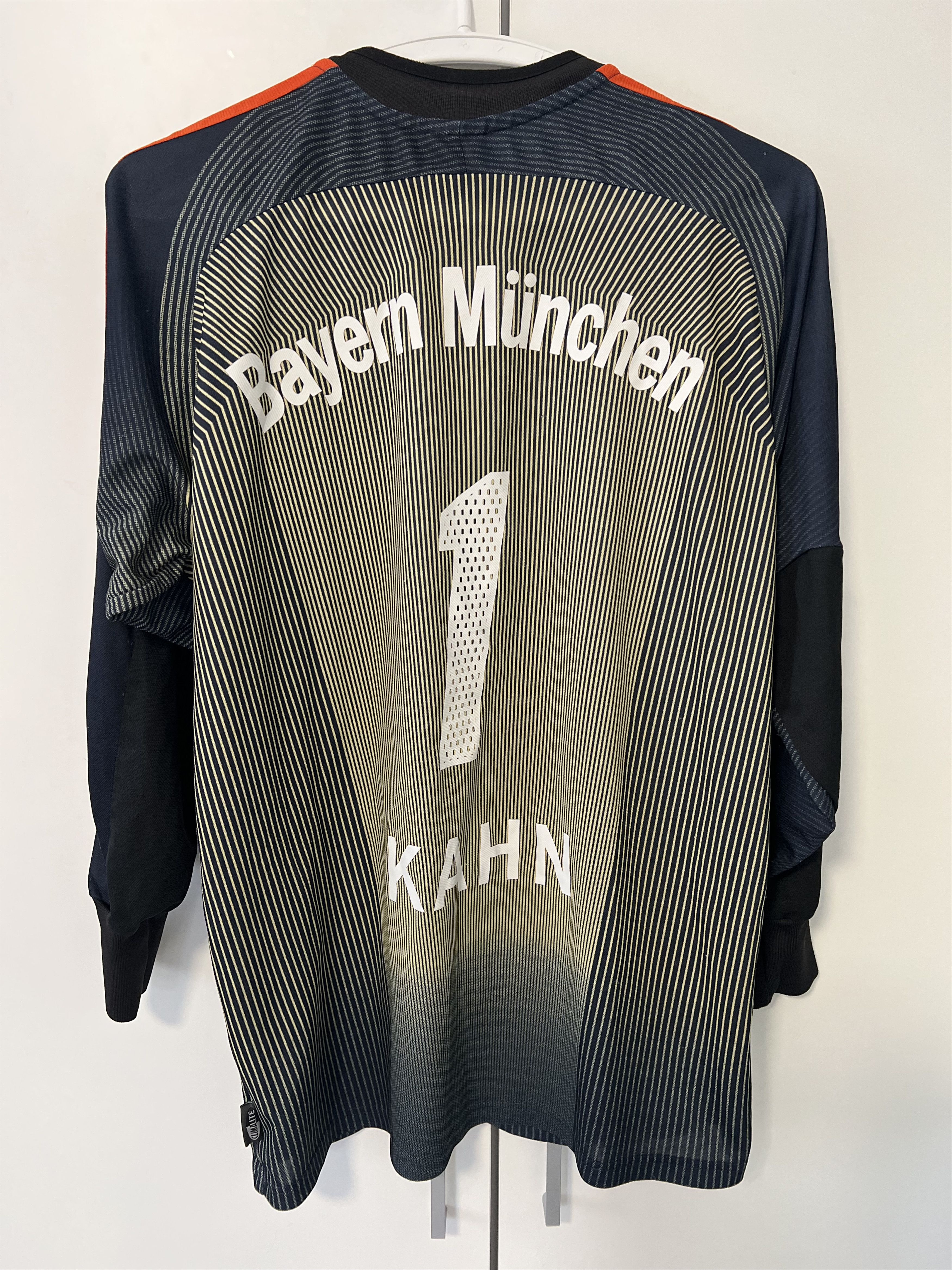 Bayern Munich 2003-04 GK #1 Kahn football jersey shirt