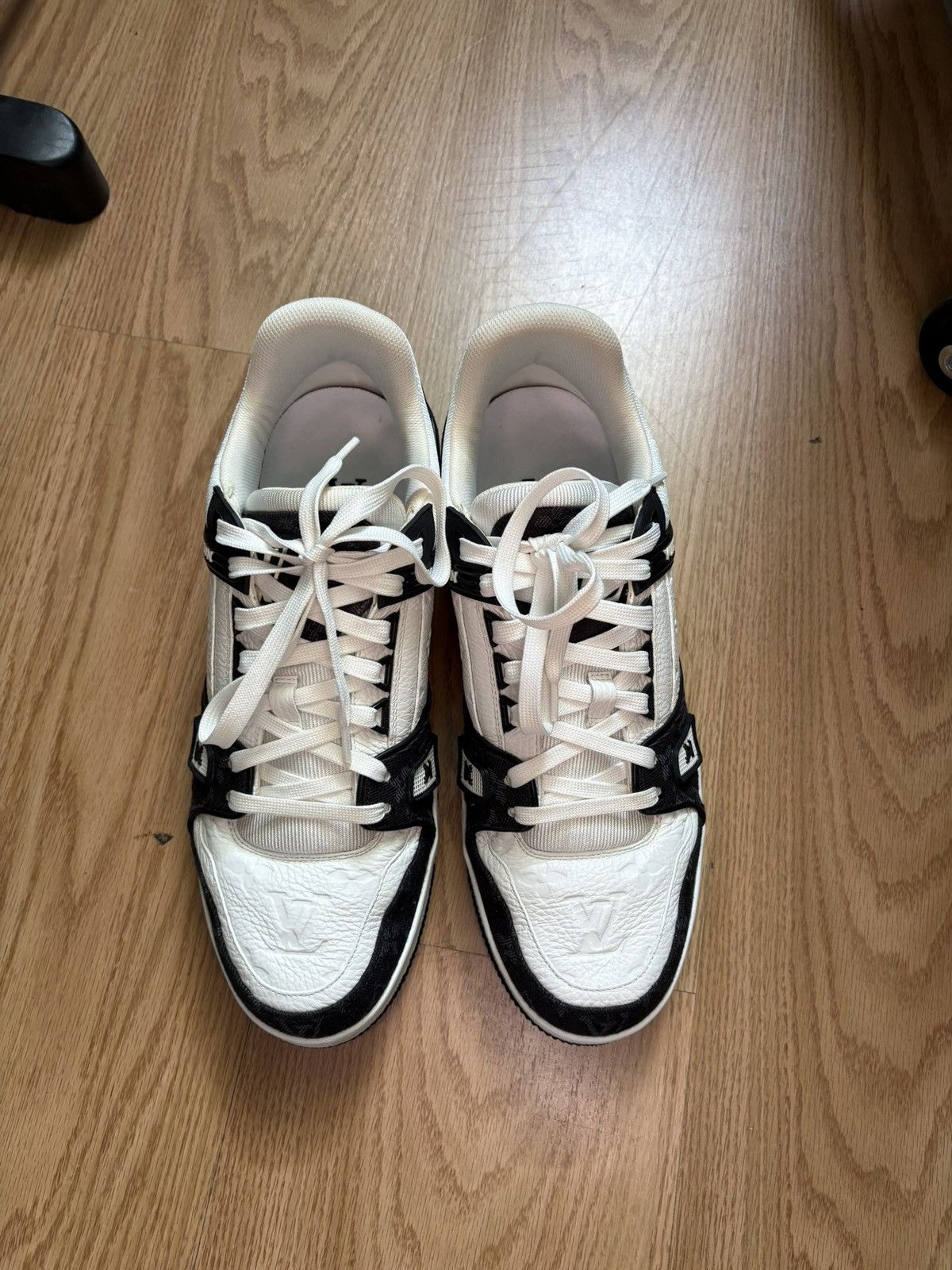 Louis Vuitton Louis Vuitton LV Trainer Black and White Size US 9.5 / EU 42-43 - 2 Thumbnail