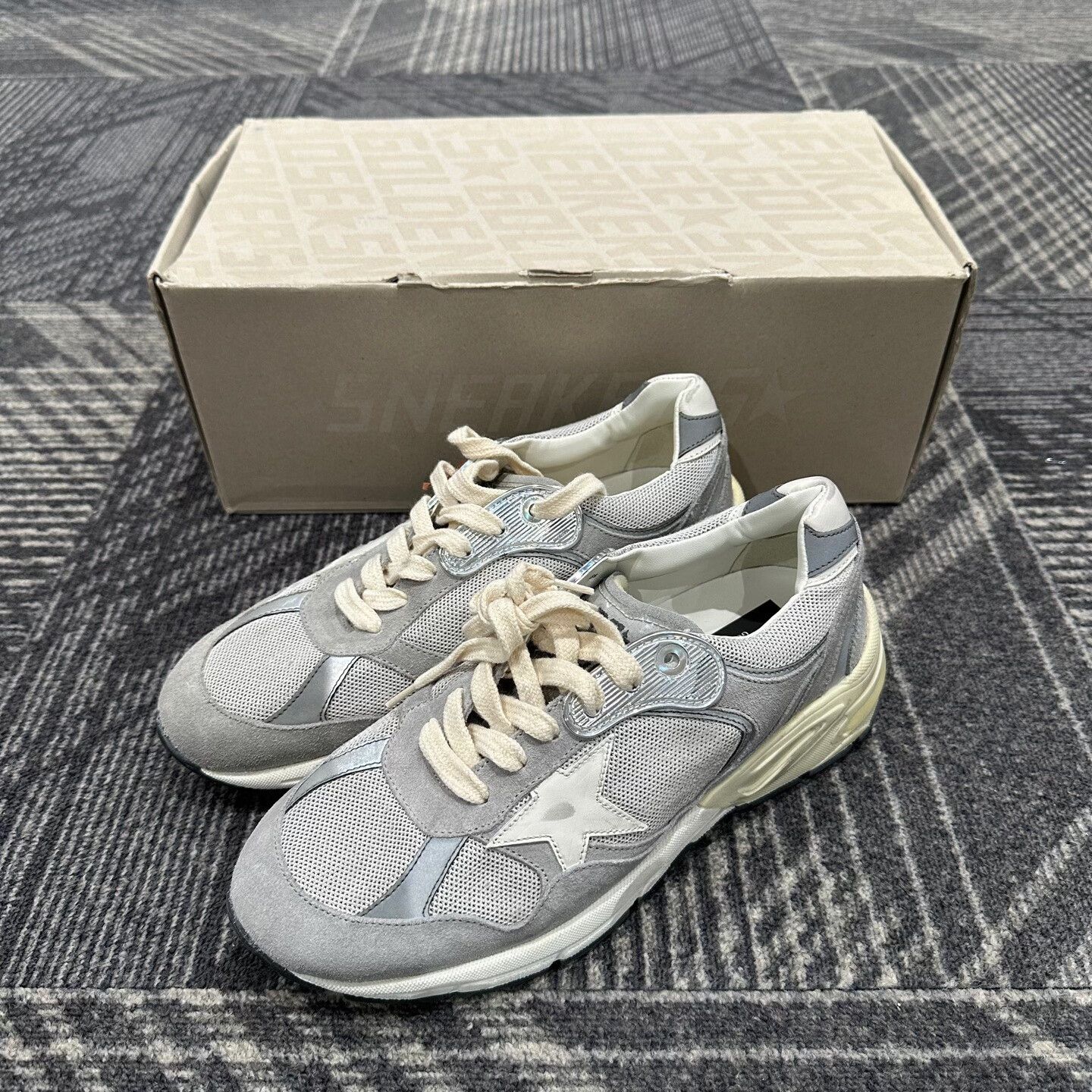 Golden Goose Golden Goose Dad-Star Sneakers Size 40 Size US 7 / EU 40 - 1 Thumbnail