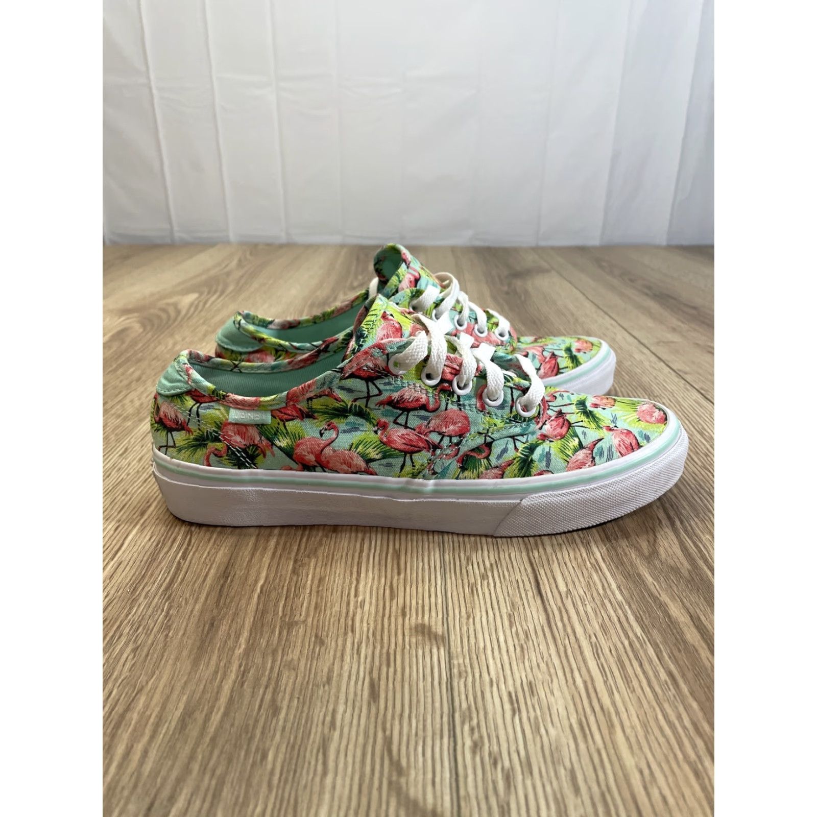 Vans VANS Women’s Low Top Sneaker size 8 Tropical Flamingo Multicolor Fabric Athletic Size US 8 / IT 38 - 3 Thumbnail