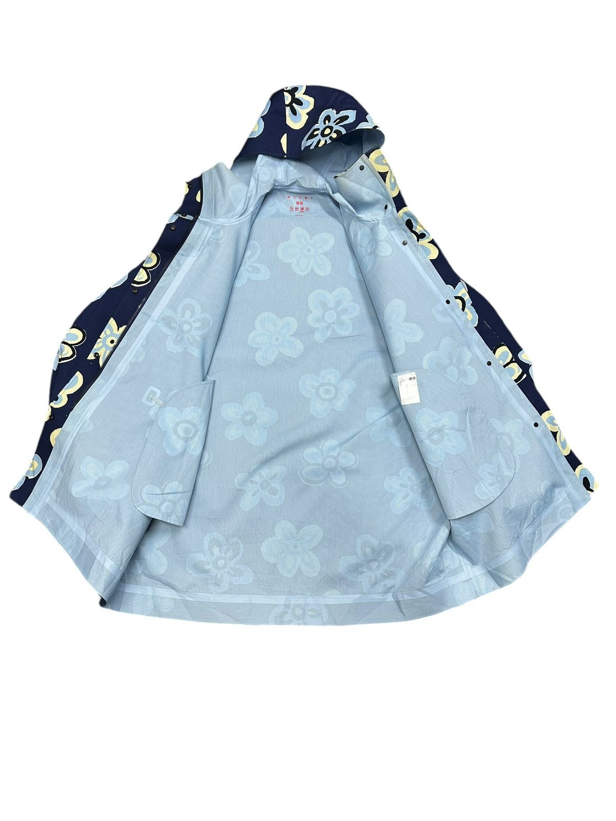 Marni × Uniqlo Marni x Uniqlo Waterproof Jacket Floral Size US L / EU 52-54 / 3 - 4 Thumbnail