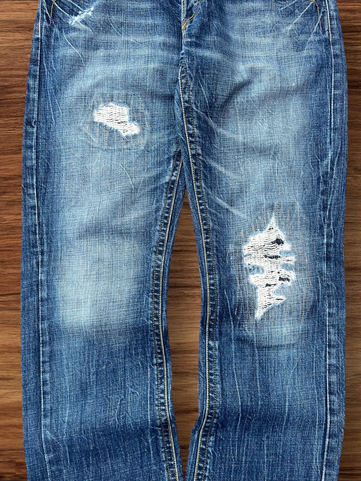 Japanese Brand Vintage Japanese Brand Blue Washed Buttonfly Distressed Jean Size US 31 - 13 Thumbnail