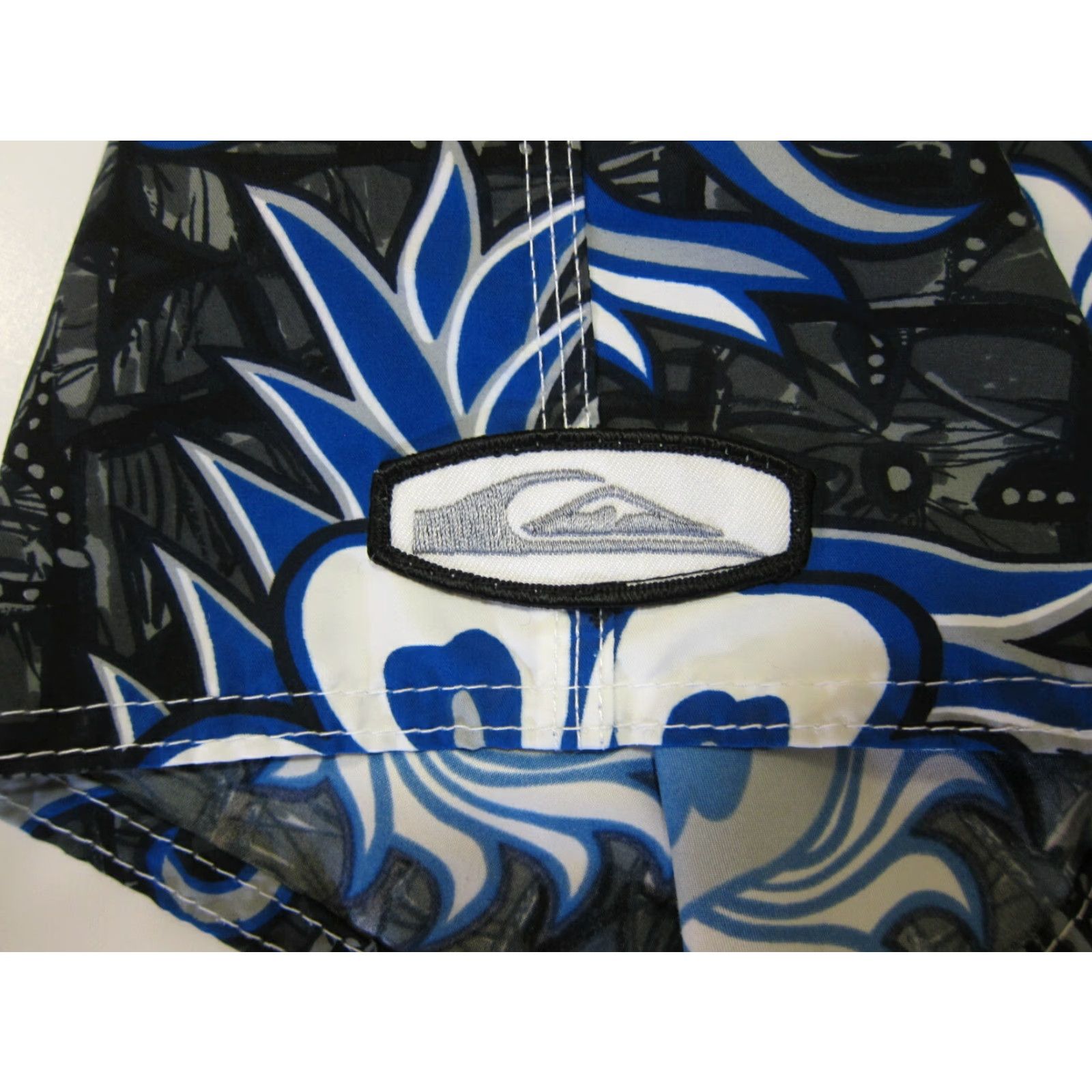 Quiksilver Quiksilver Board Shorts Men Size L Blue Black White Floral Hawaiian Surf Swim Bottom Size US 33 - 3 Thumbnail