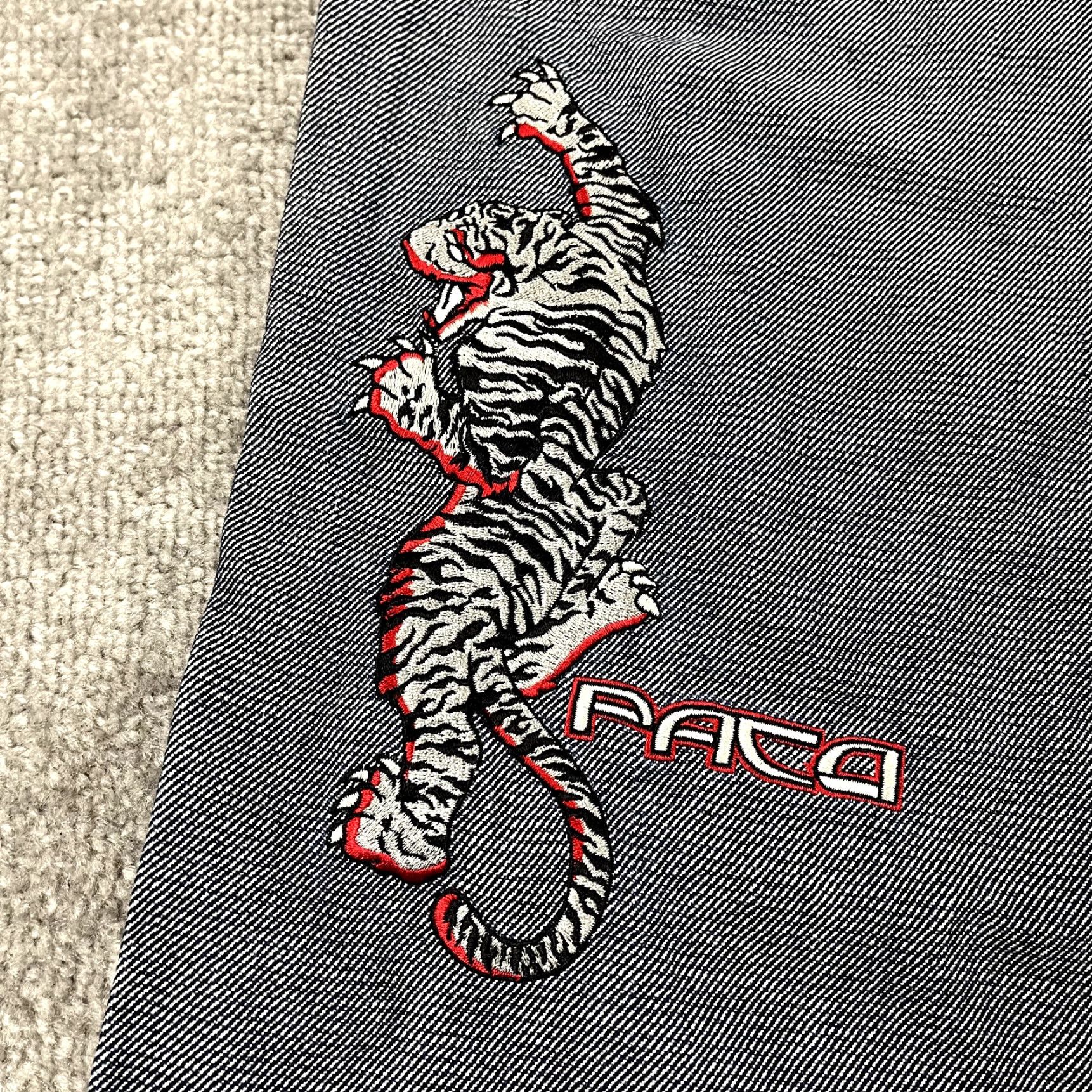 Vintage VINTAGE PACO Jeans Mens 31 x 31 Hip Hop Wide Skater Dragon Tiger Embroidered Y2K Blue Mens Size US 31 - 4 Thumbnail
