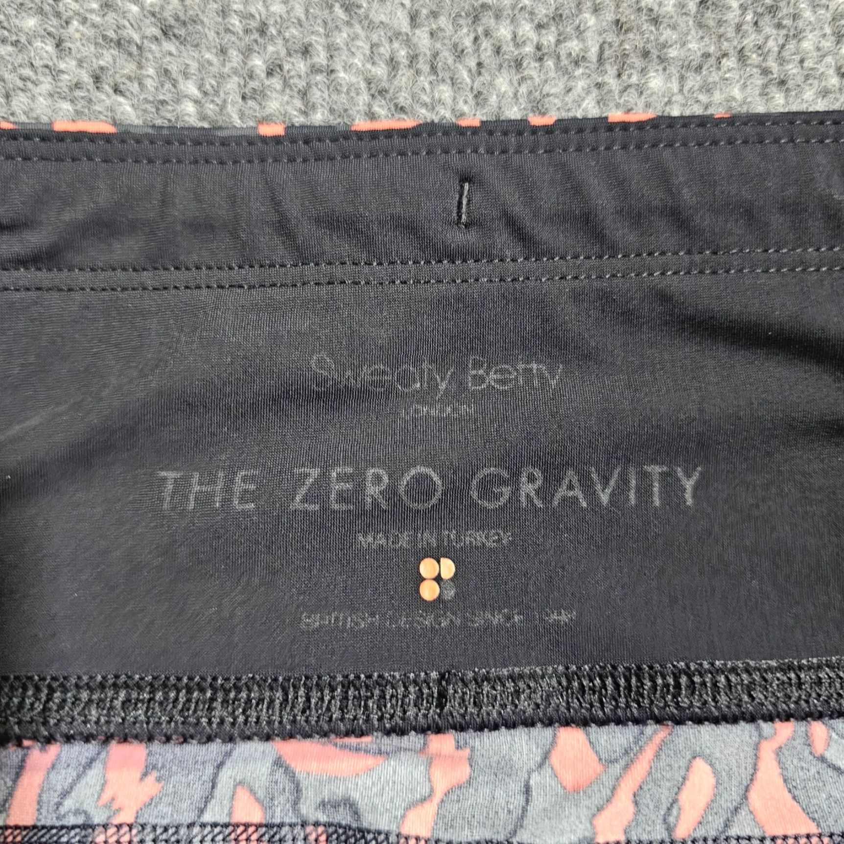 Sweaty Betty VINTAGE Sweaty Betty Leggings Women XL Black Pink Zero Gravity 7/8 Length Workout Casual Size 40" / US 18 - 3 Thumbnail