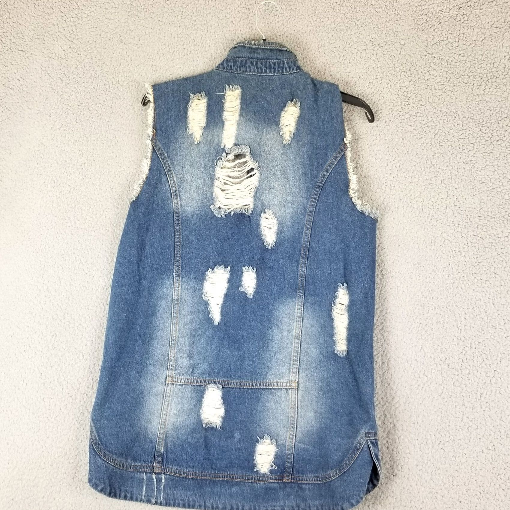 Denime Vintage Denim Vest Men Medium Distressed Trucker Metal Button Yachting Boat Patch's Size US M / EU 48-50 / 2 - 5 Thumbnail