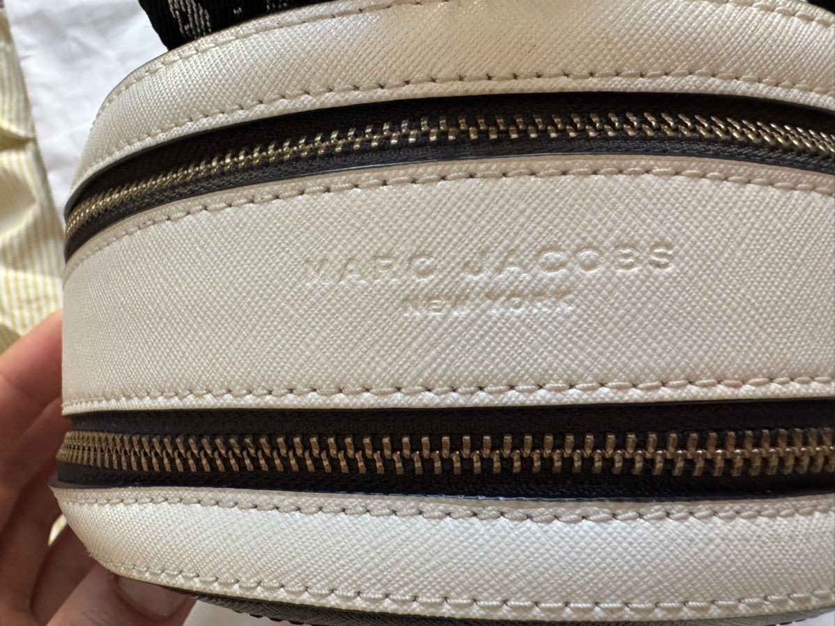 Marc Jacobs Marc Jacobs Cow Leather Snapshot Backpack Porcelain Size ONE SIZE - 5 Thumbnail