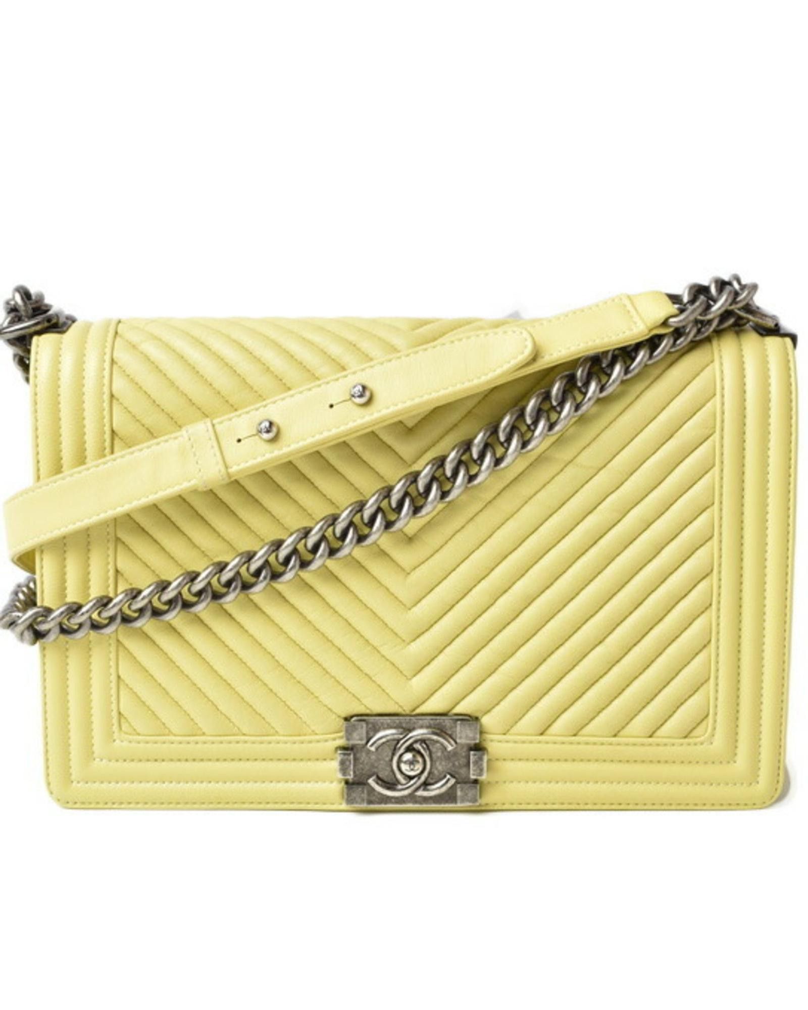 image of Chanel Versatile Leather Shoulder Bag in Yellow, Women's