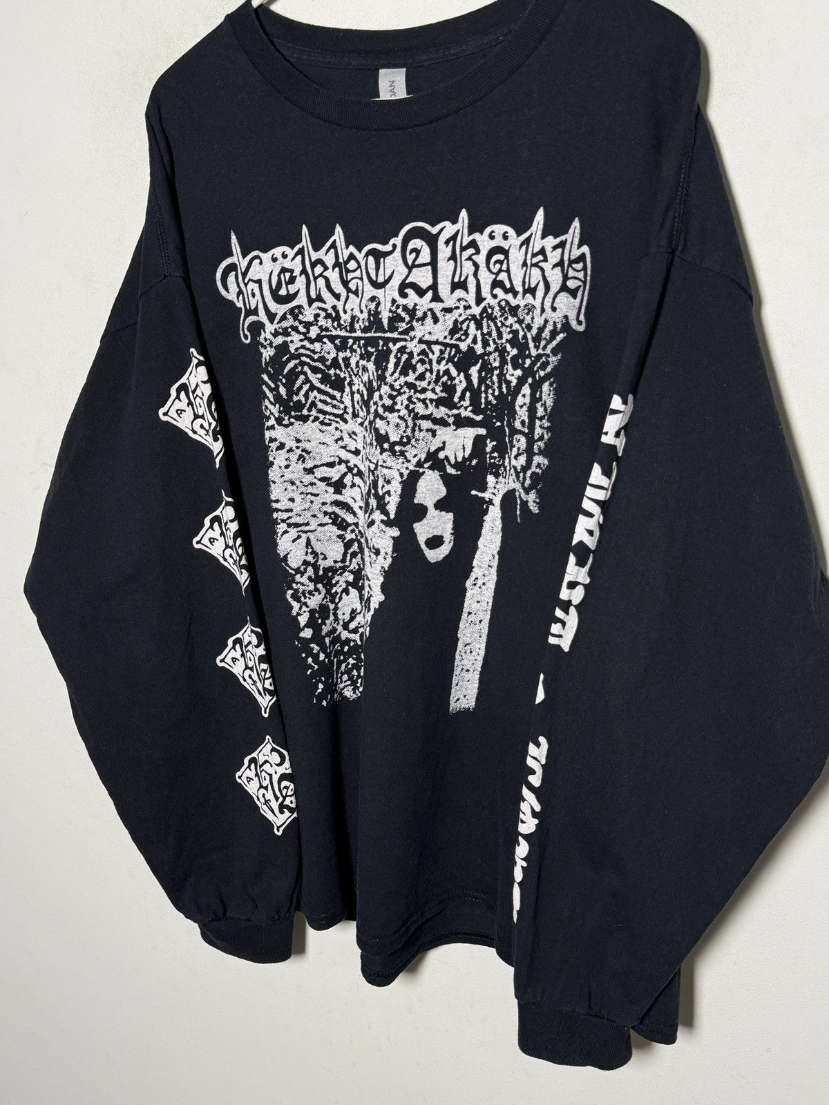 Band Tees Këkht Aräkh “Night & Love” long sleeve in black. Size US XXL / EU 58 / 5 - 2 Thumbnail
