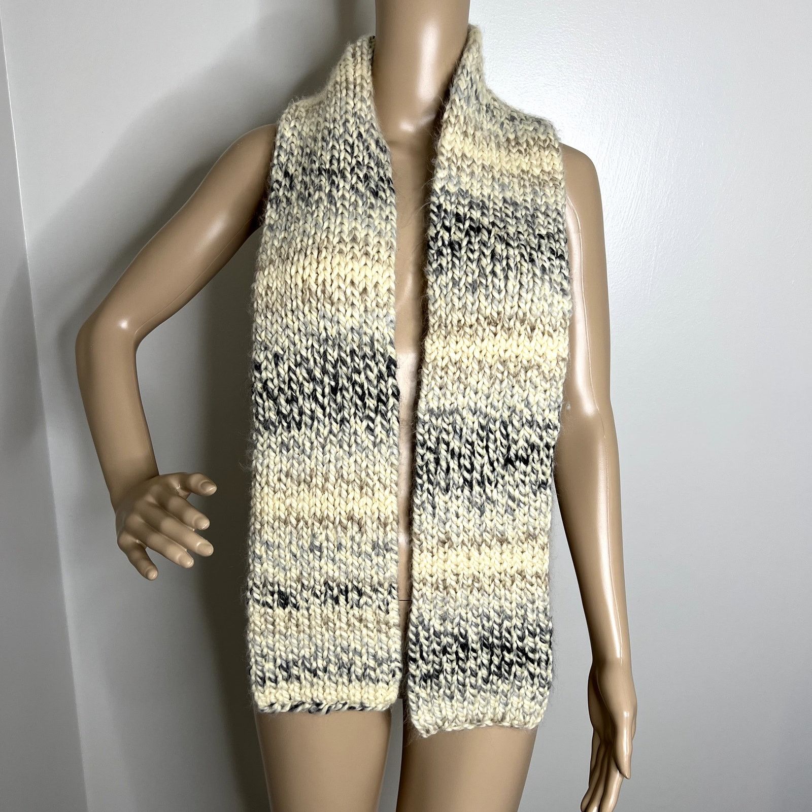 Handmade Handmade Crochet Knit Cream Scarf Size ONE SIZE - 3 Thumbnail