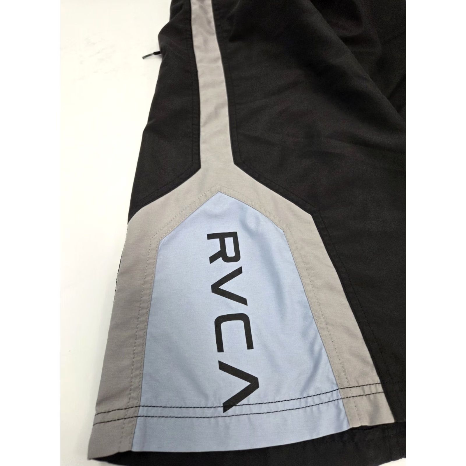 RVCA RVCA Mens Boardshorts Black Size 38 Drawstring Back Pocket Beach Bum 90s? Size ONE SIZE - 6 Thumbnail