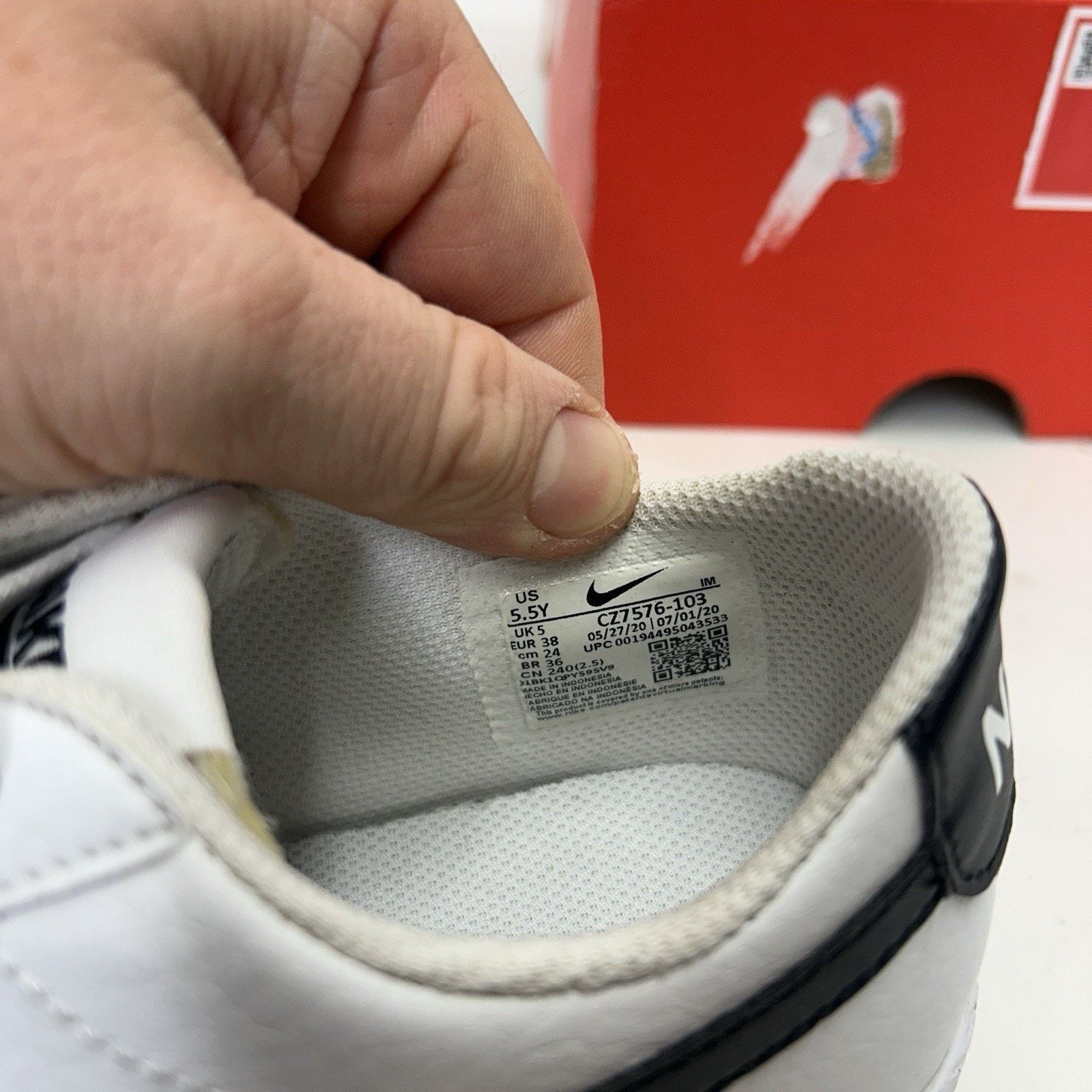Nike Nike Blazer Low GS “White Black” CZ7576-103 Size US 7 / IT 37 - 6 Thumbnail