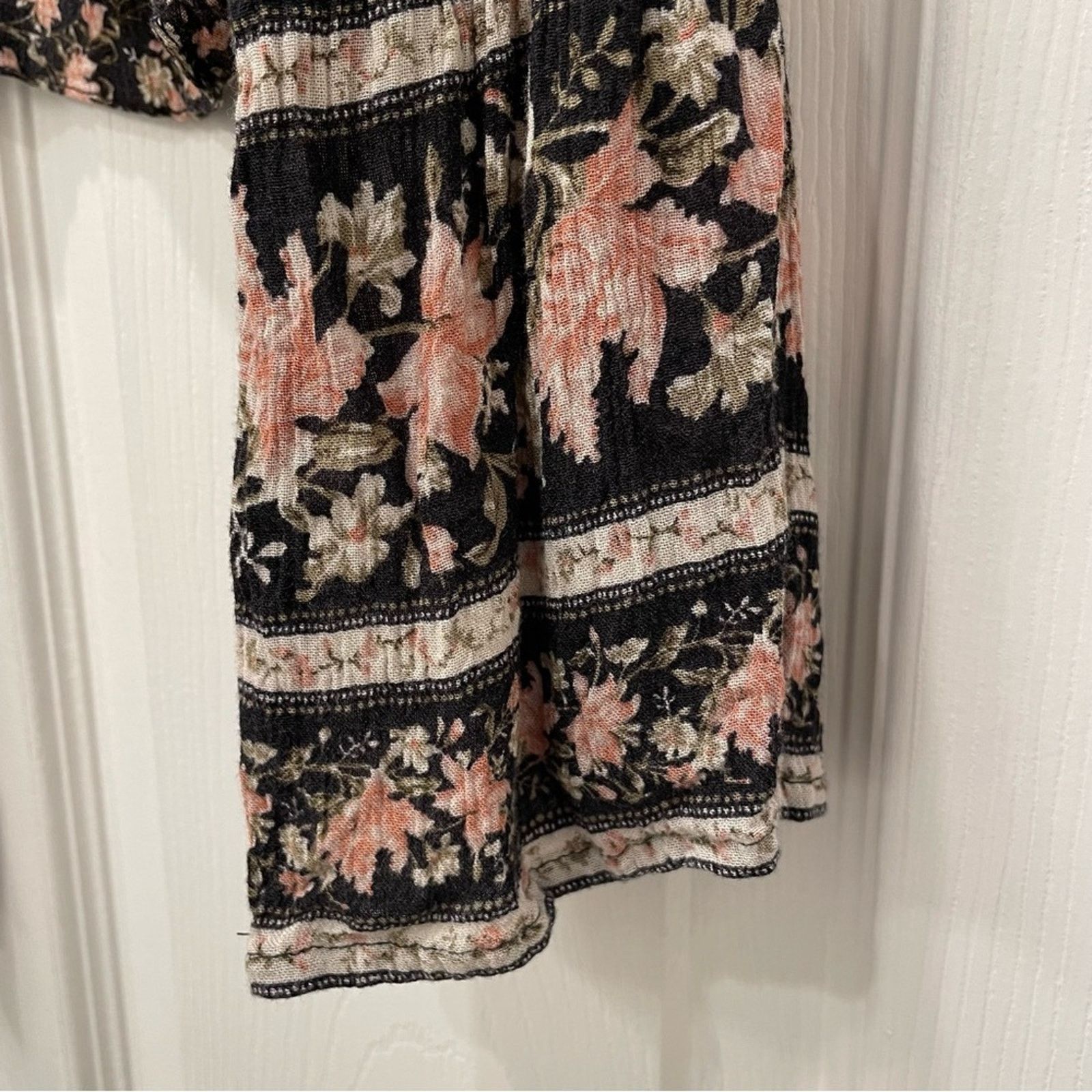 American Eagle Outfitters American Eagle Outfitters Long Sleeve Floral Crop Top S Size S / US 4 / IT 40 - 11 Thumbnail