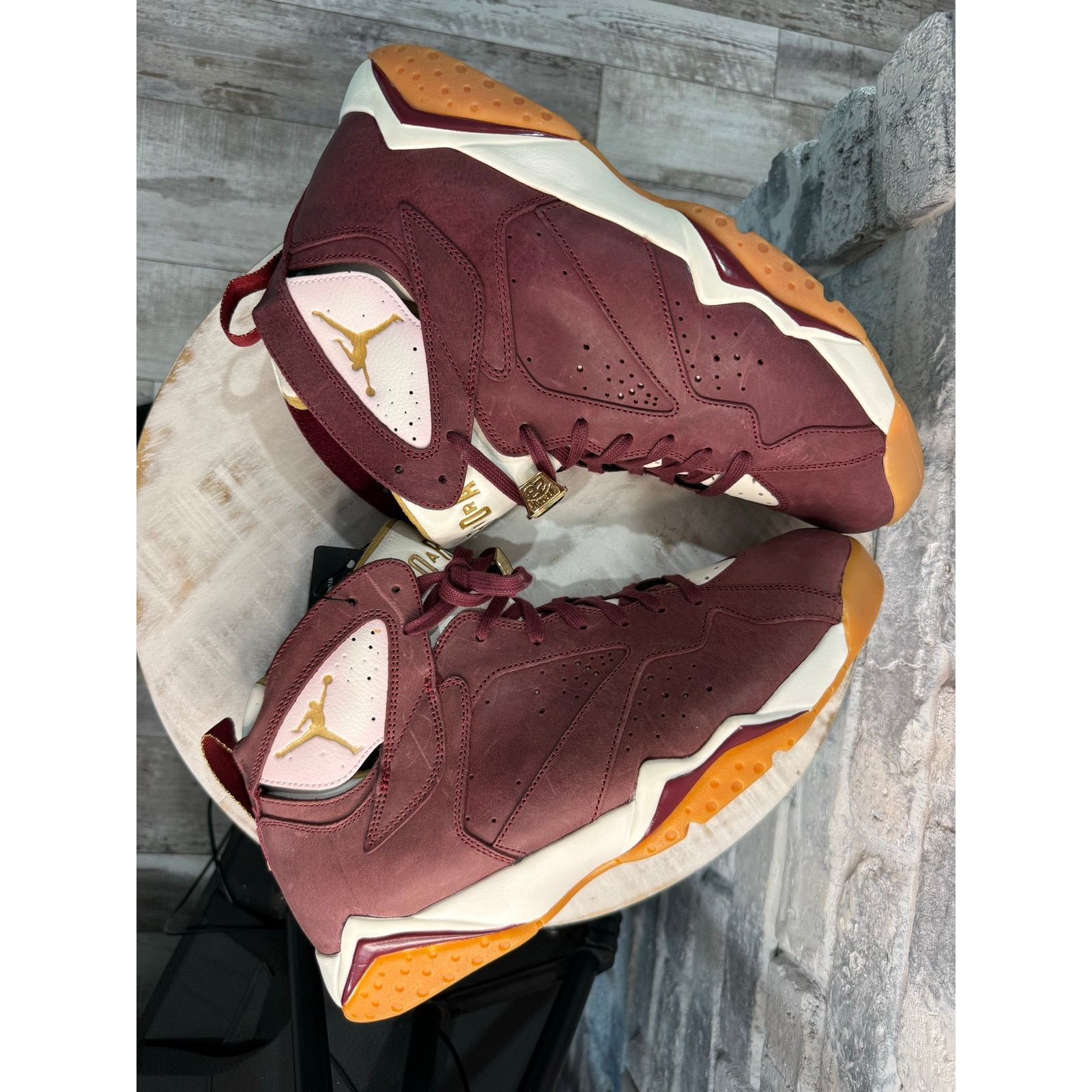 Jordan Brand Jordan 6 Retro Cigar Size 13 DS 384664-250 Size 13 Size US 13 / EU 46 - 5 Thumbnail