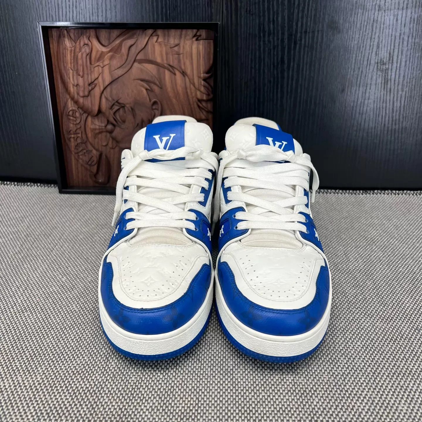 Louis Vuitton LV Trainer White/Blue Embossed 7.5/41.5 LN Box Size US 8.5 / EU 41-42 - 7 Thumbnail