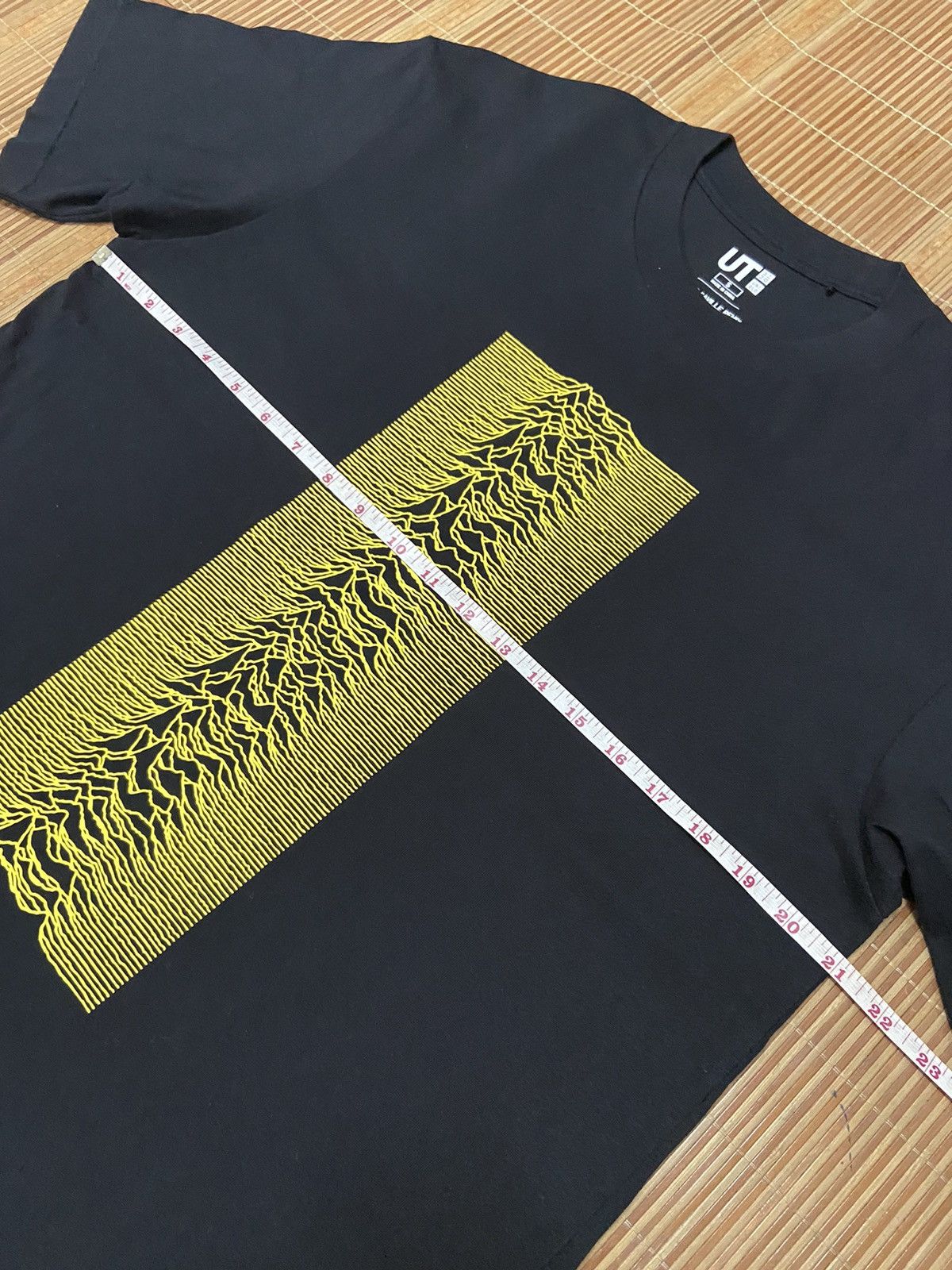 Band Tees × Uniqlo PETER SAVILLE JOY DIVISION TEE Size US S / EU 44-46 / 1 - 7 Thumbnail