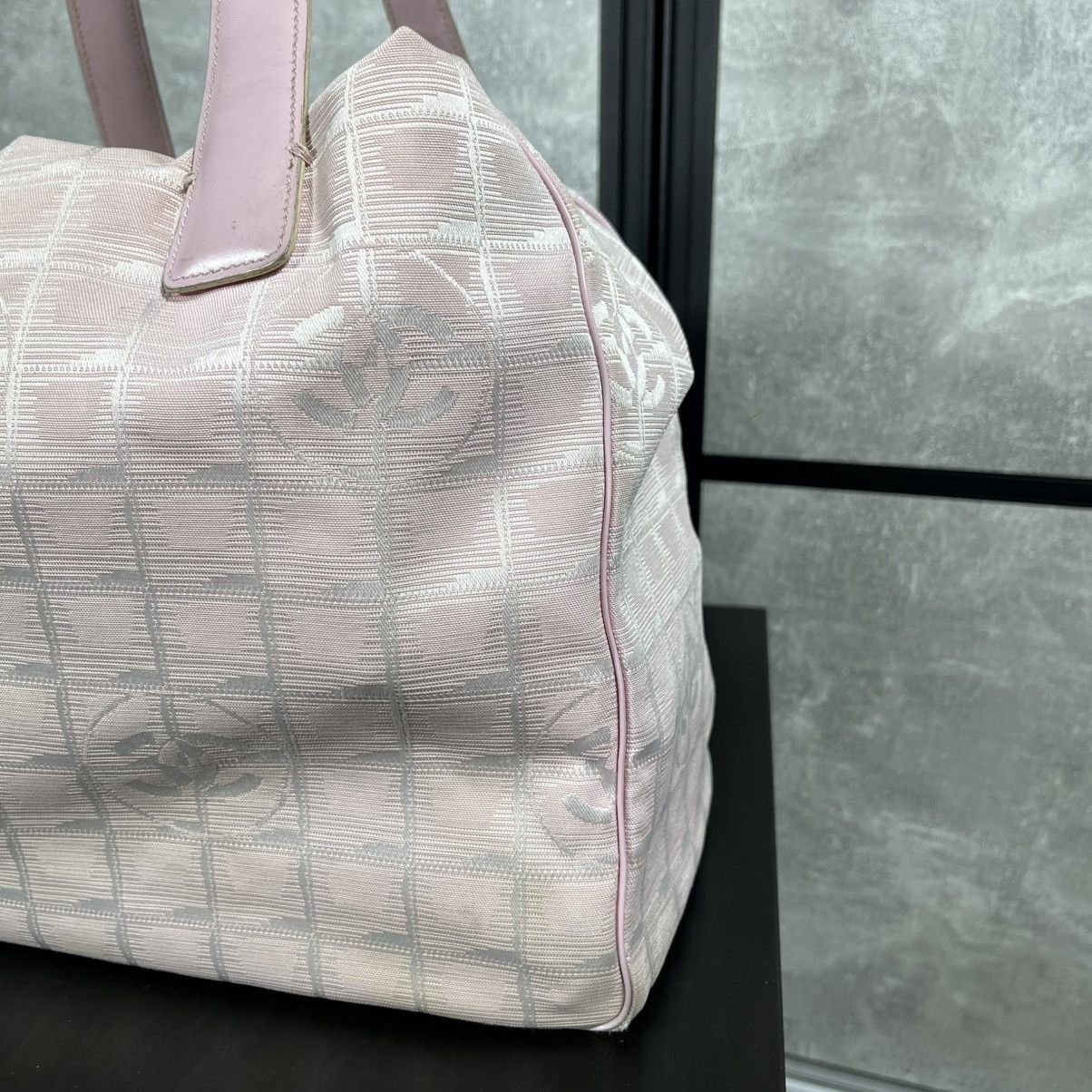 Chanel CHANEL ALIGNE PINK TRAVEL LINE NYLON TOTE BAG HAND BAG RARE Size ONE SIZE - 6 Thumbnail