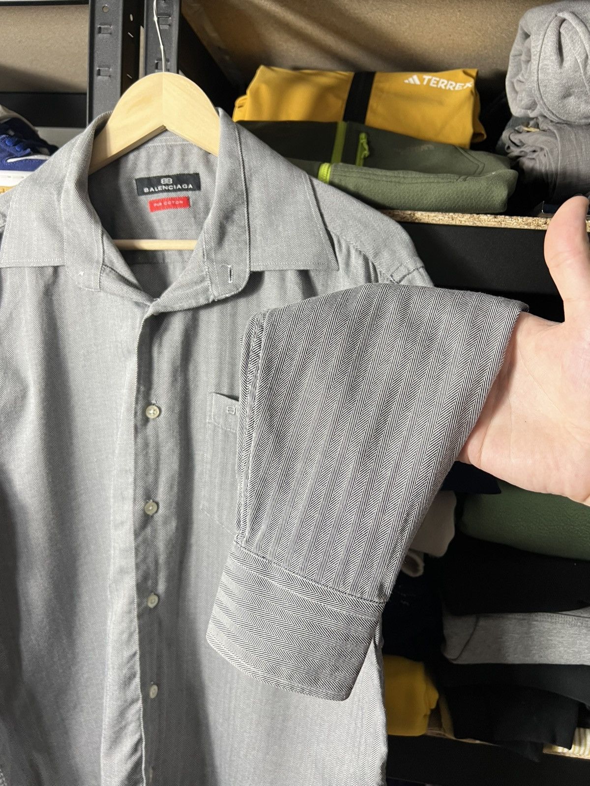 Balenciaga Balenciaga Pure Cotton Herringbone Button-Up Shirt – Size 44 Size US M / EU 48-50 / 2 - 7 Thumbnail